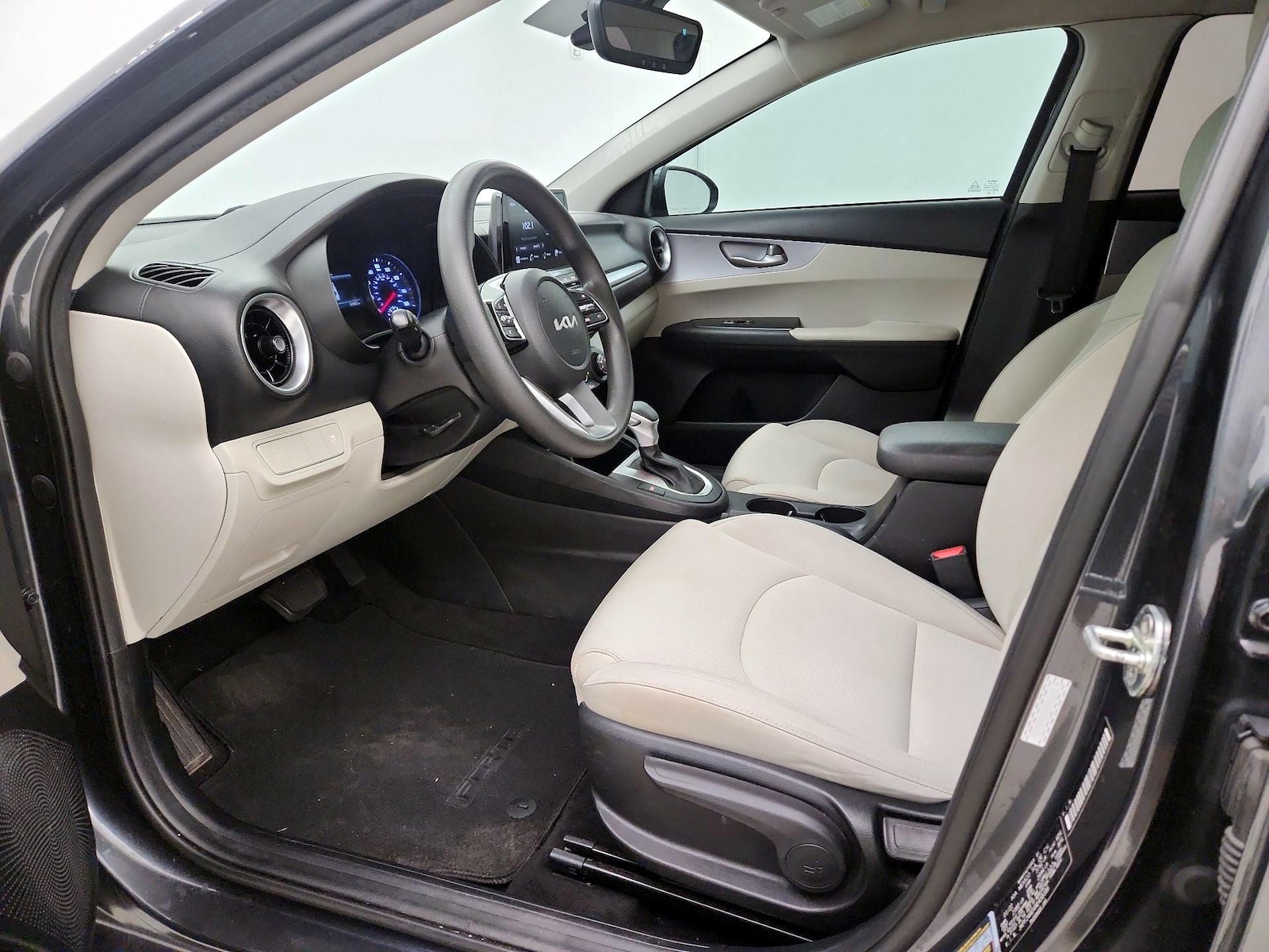 2022 Kia FORTE LXS - Photo 12