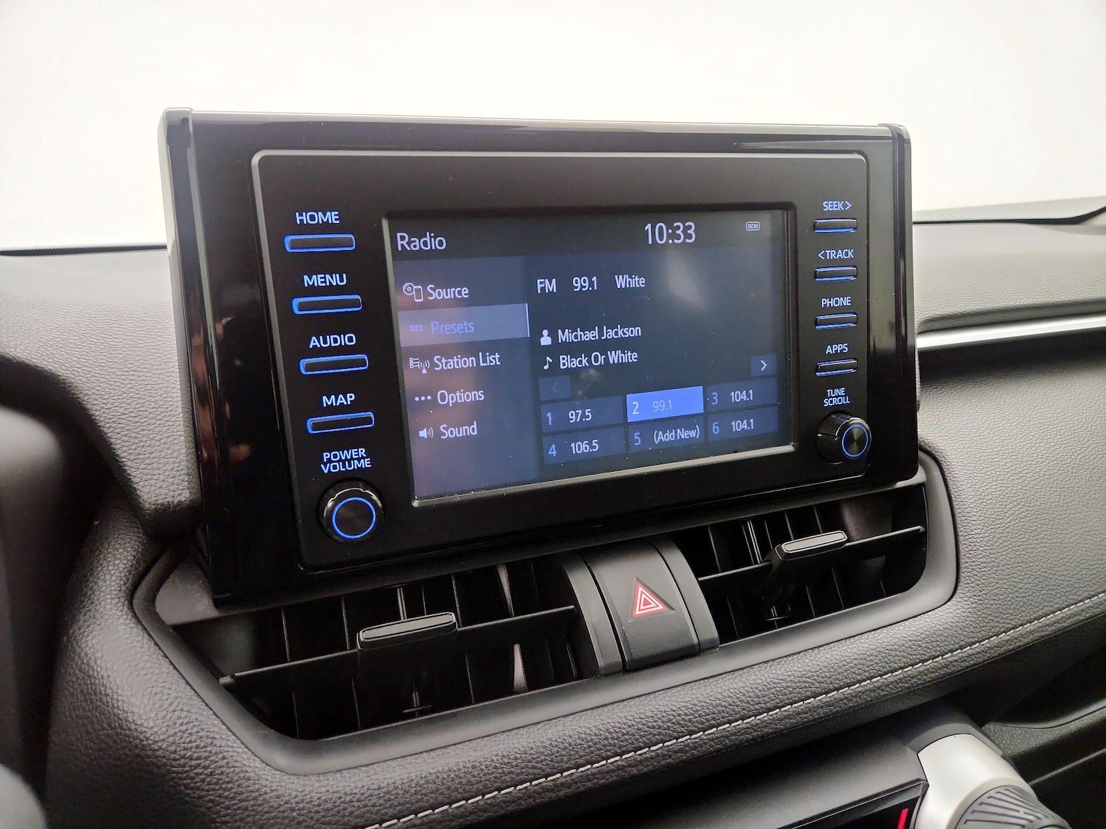 2019 Toyota RAV4 LE - Photo 16