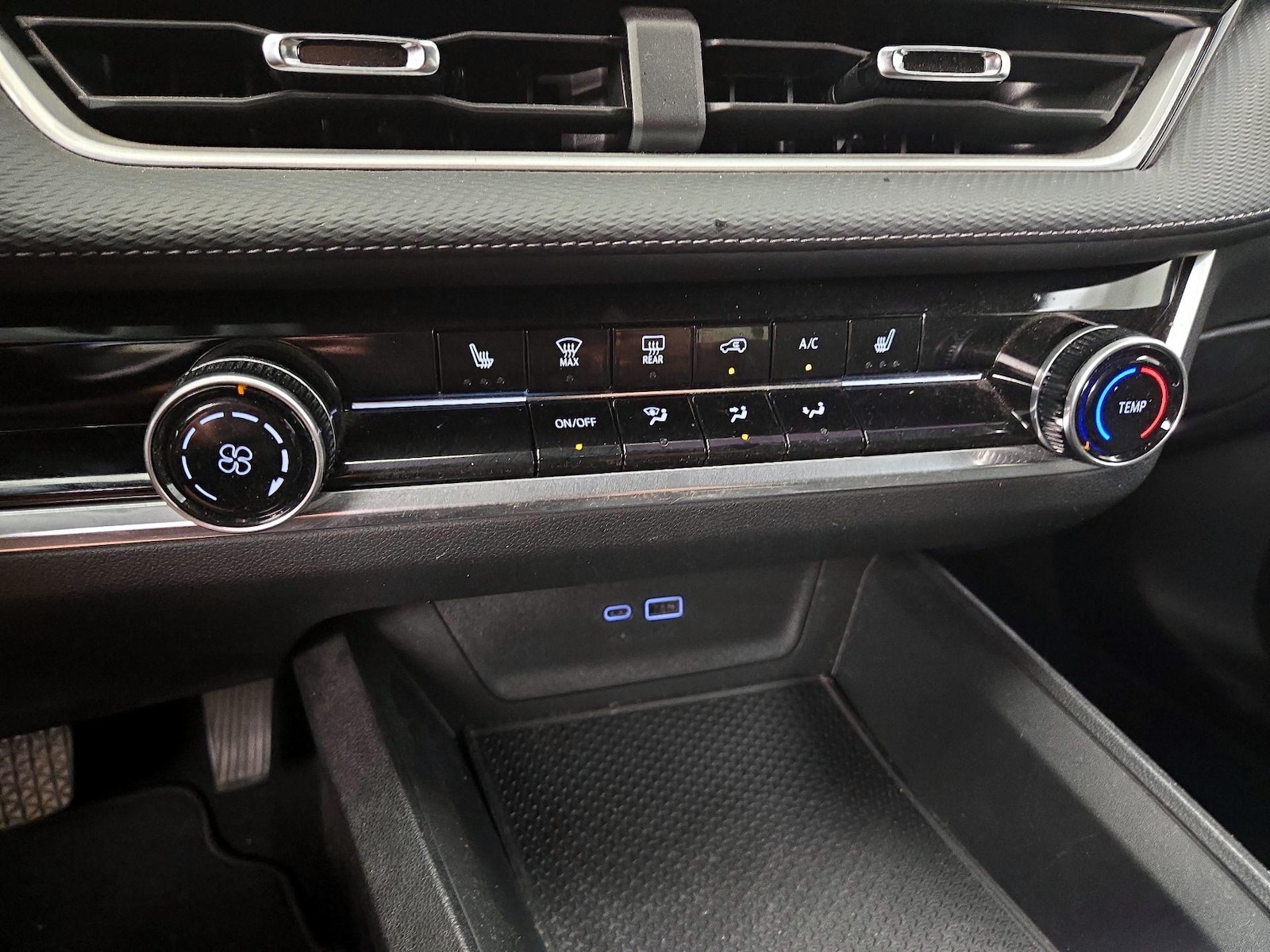 2025 Chevrolet Equinox LT - Photo 18
