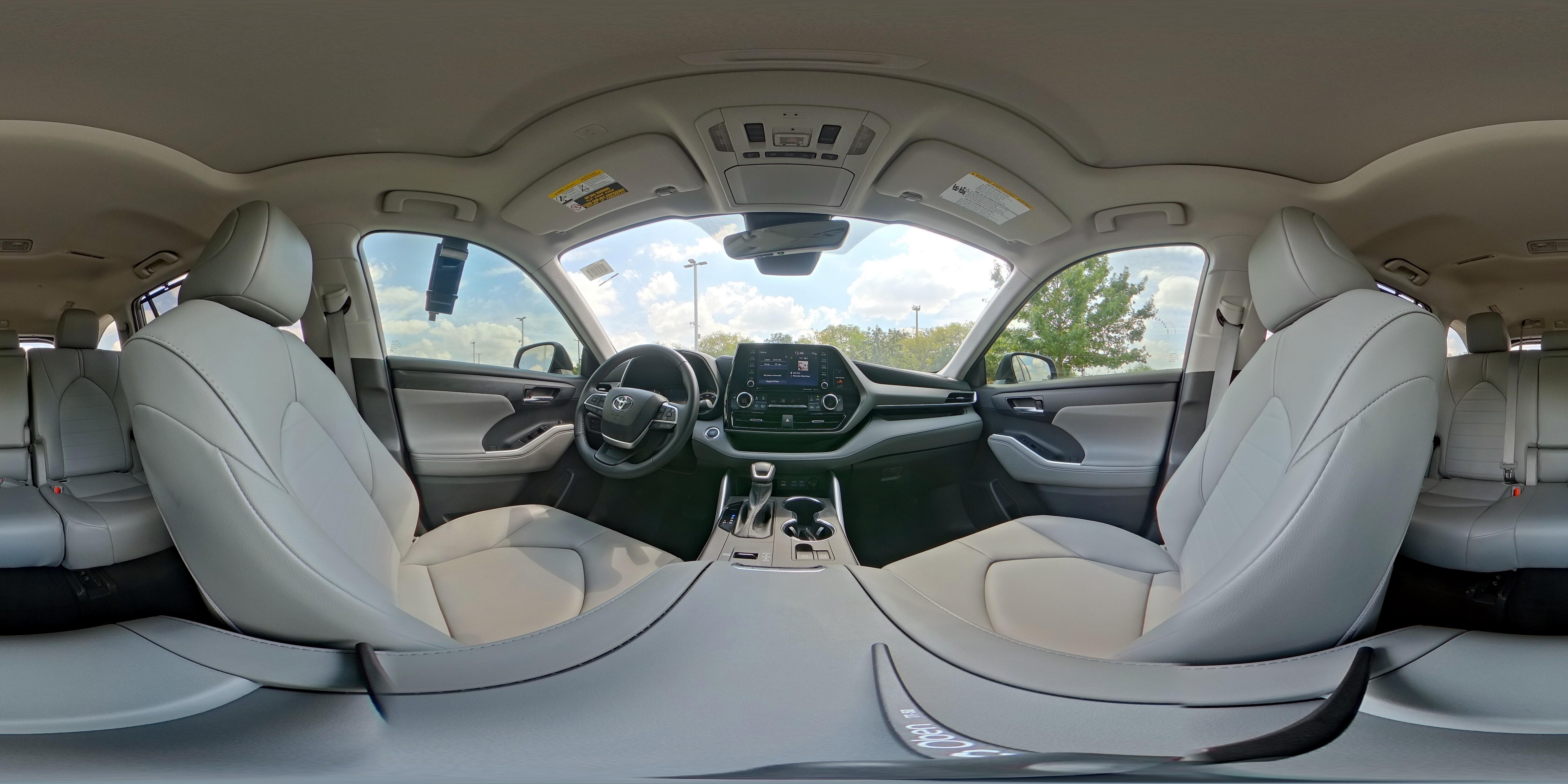 2022 Toyota Highlander XLE - Photo 25