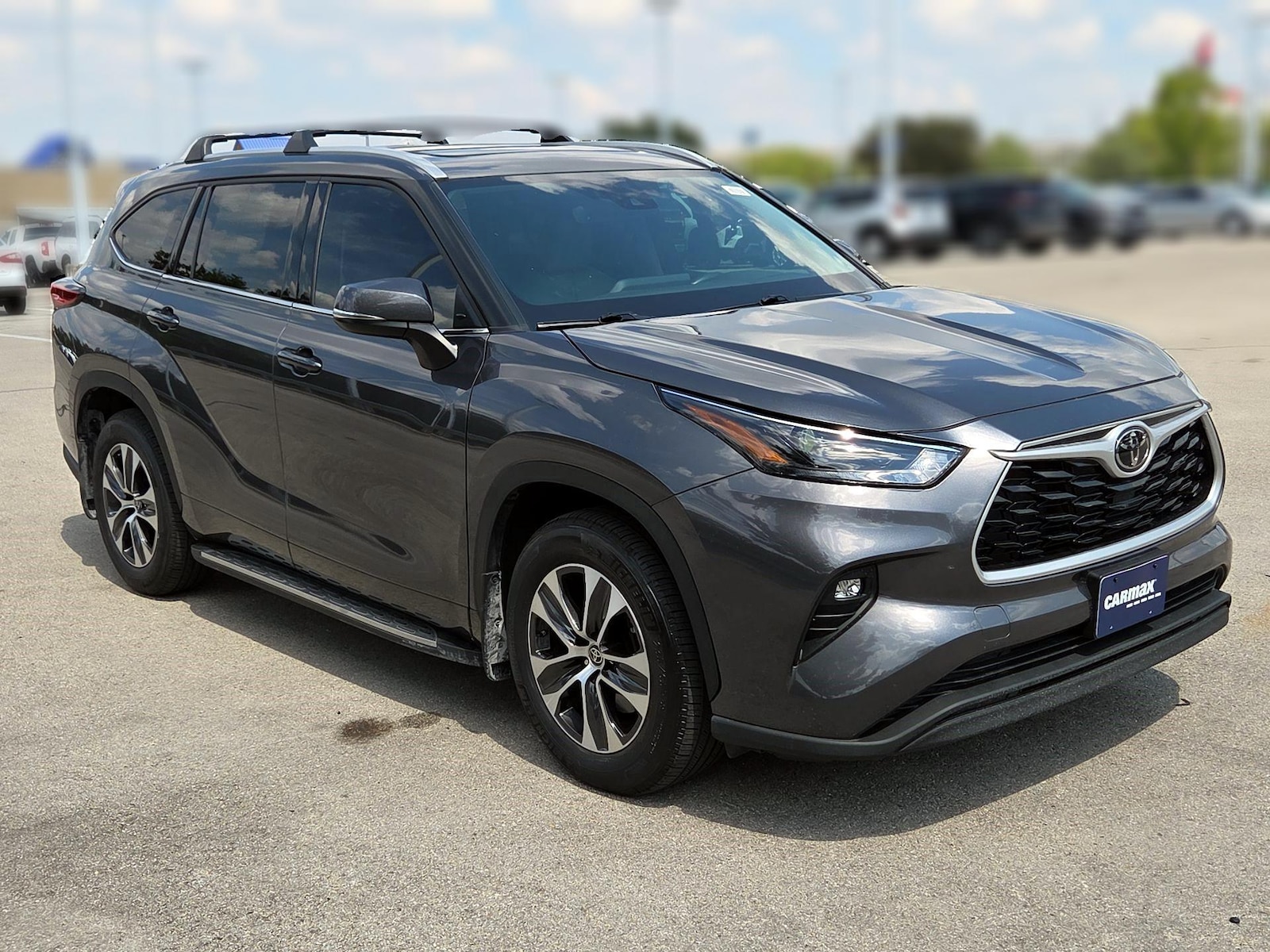 2022 Toyota Highlander XLE - Photo 1