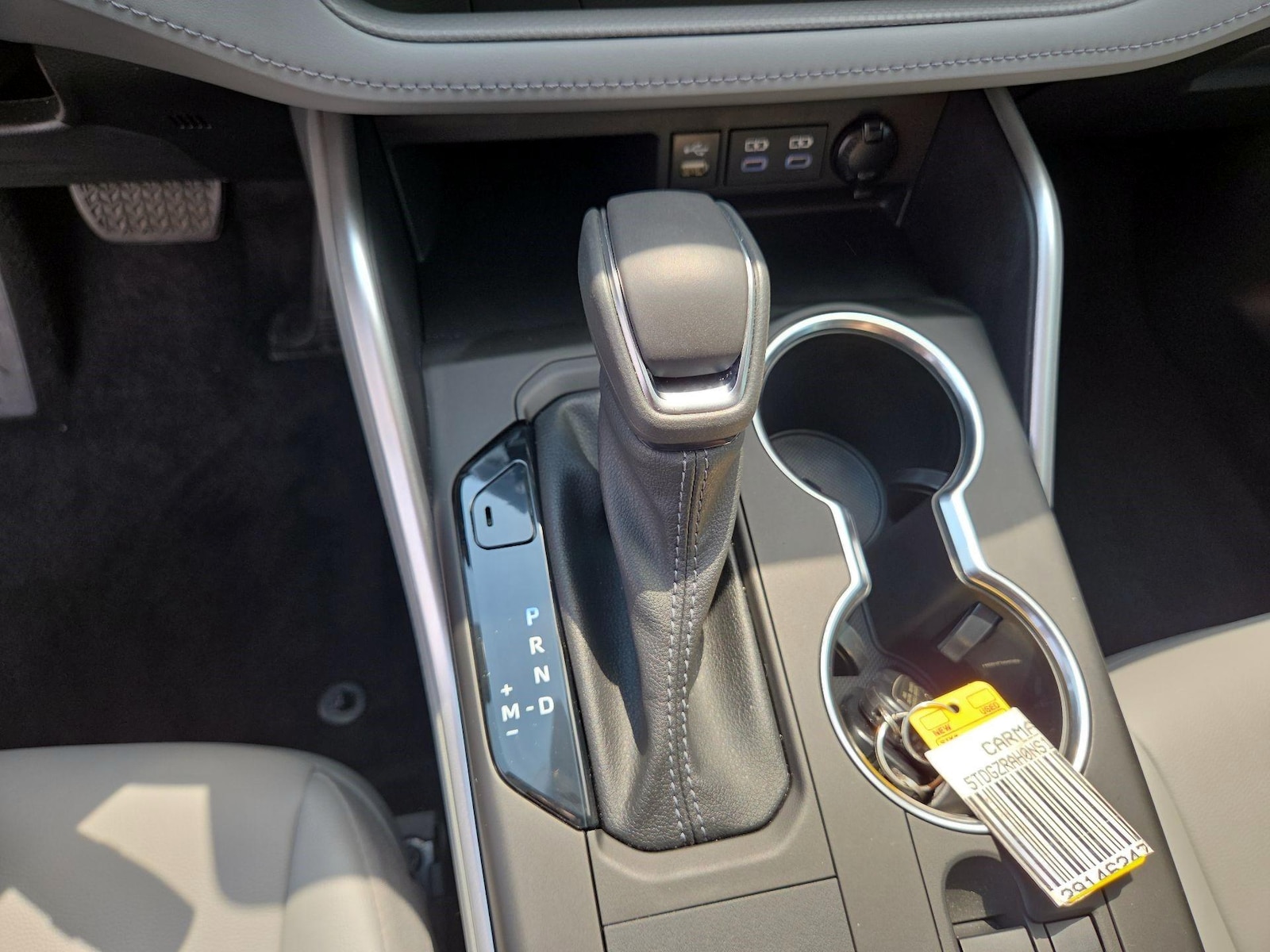 2022 Toyota Highlander XLE - Photo 8