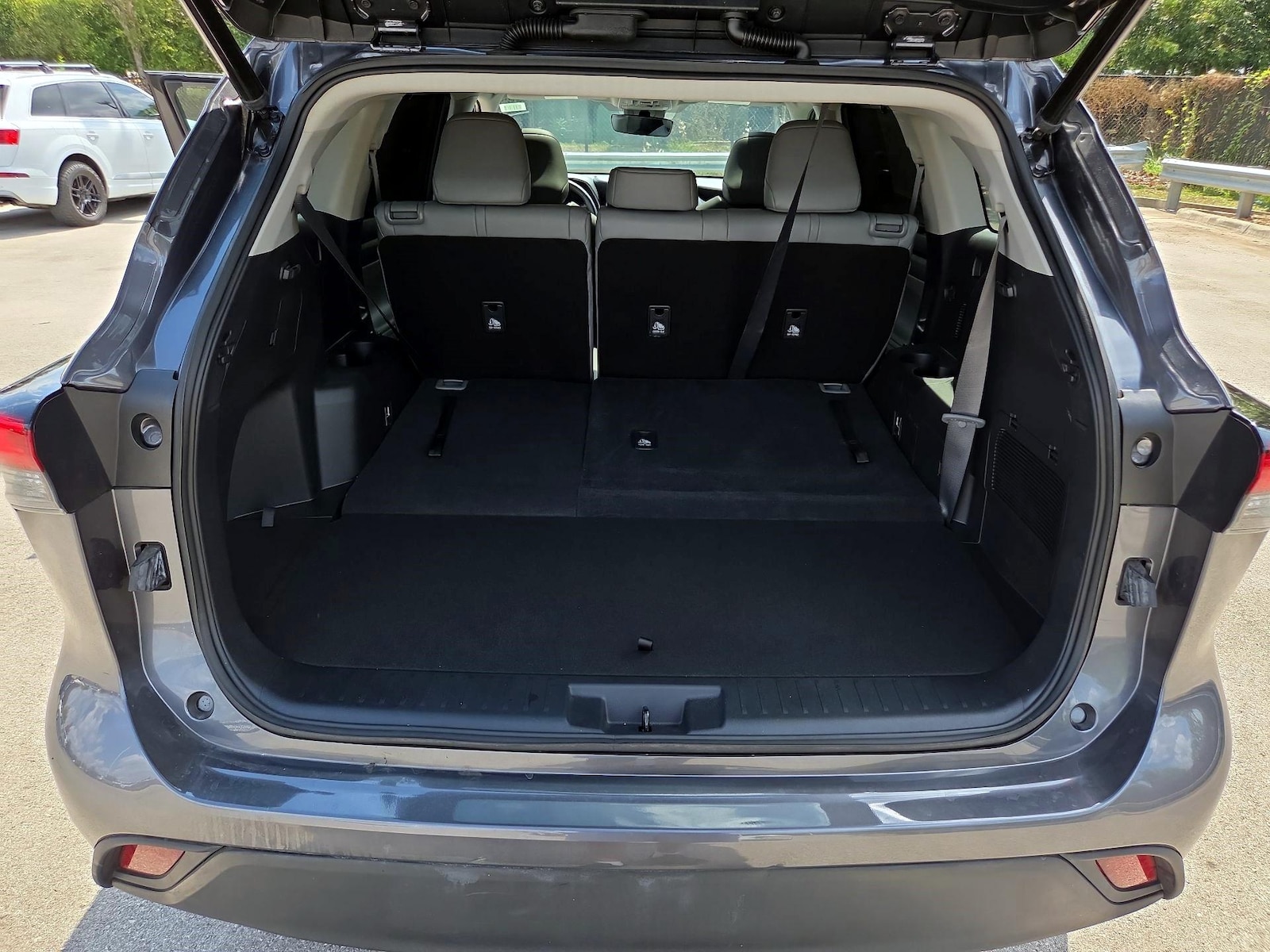 2022 Toyota Highlander XLE - Photo 14