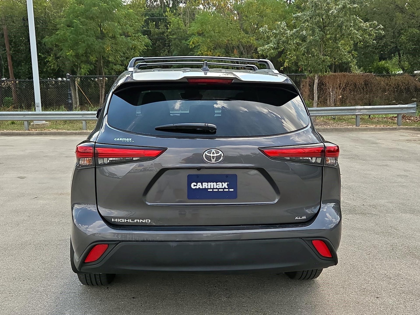 2022 Toyota Highlander XLE - Photo 7