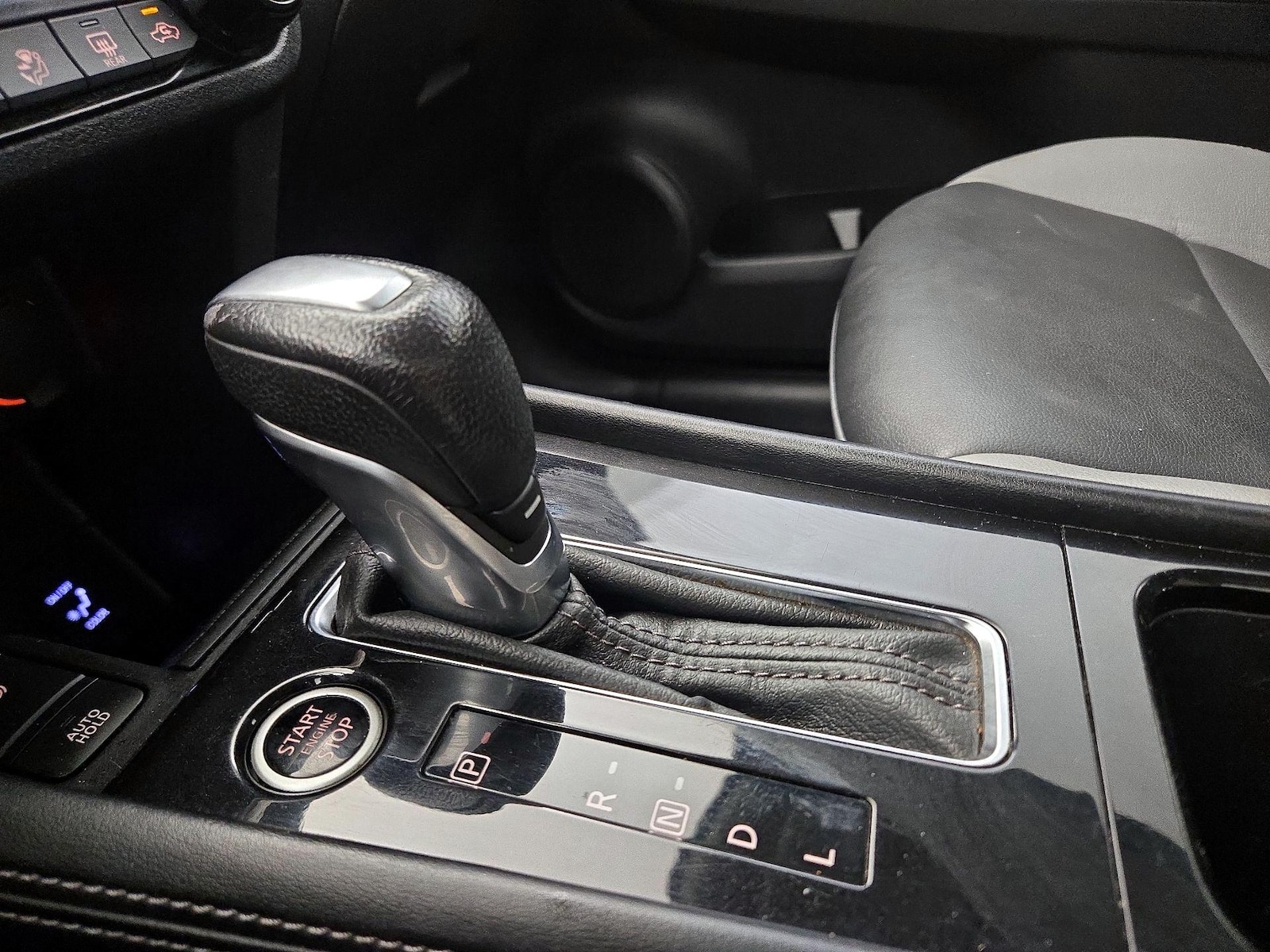 2021 Nissan Kicks SR - Photo 18