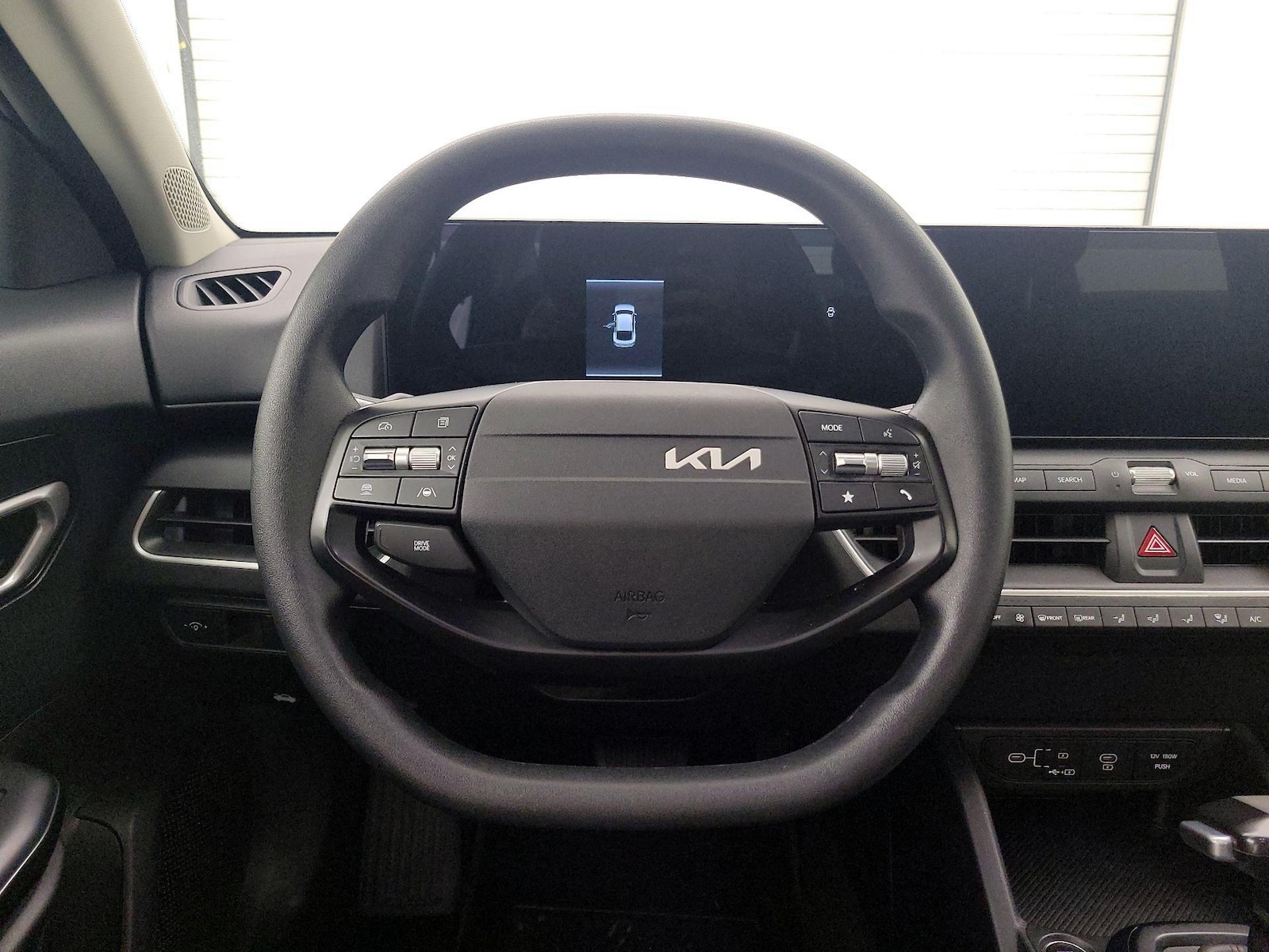 2025 Kia K4 LXS - Photo 11