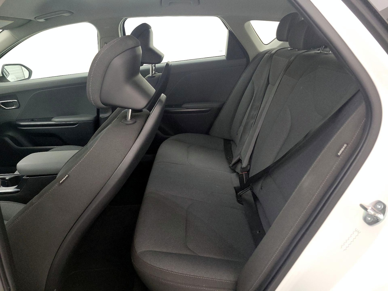 2025 Kia K4 LXS - Photo 20