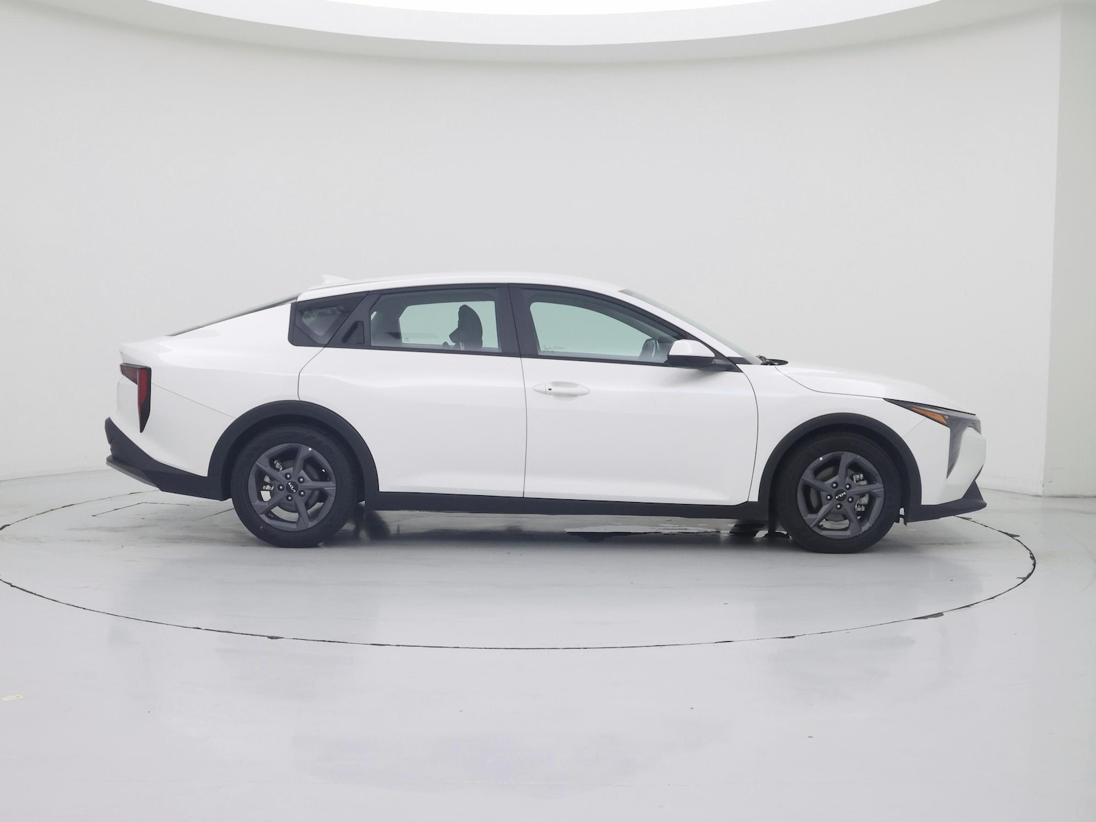 2025 Kia K4 LXS - Photo 8