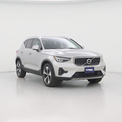 2023 Volvo XC40 B5 Plus Bright Theme