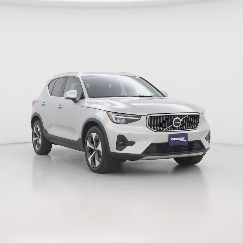 2023 Volvo XC40 B5 Plus Bright Theme