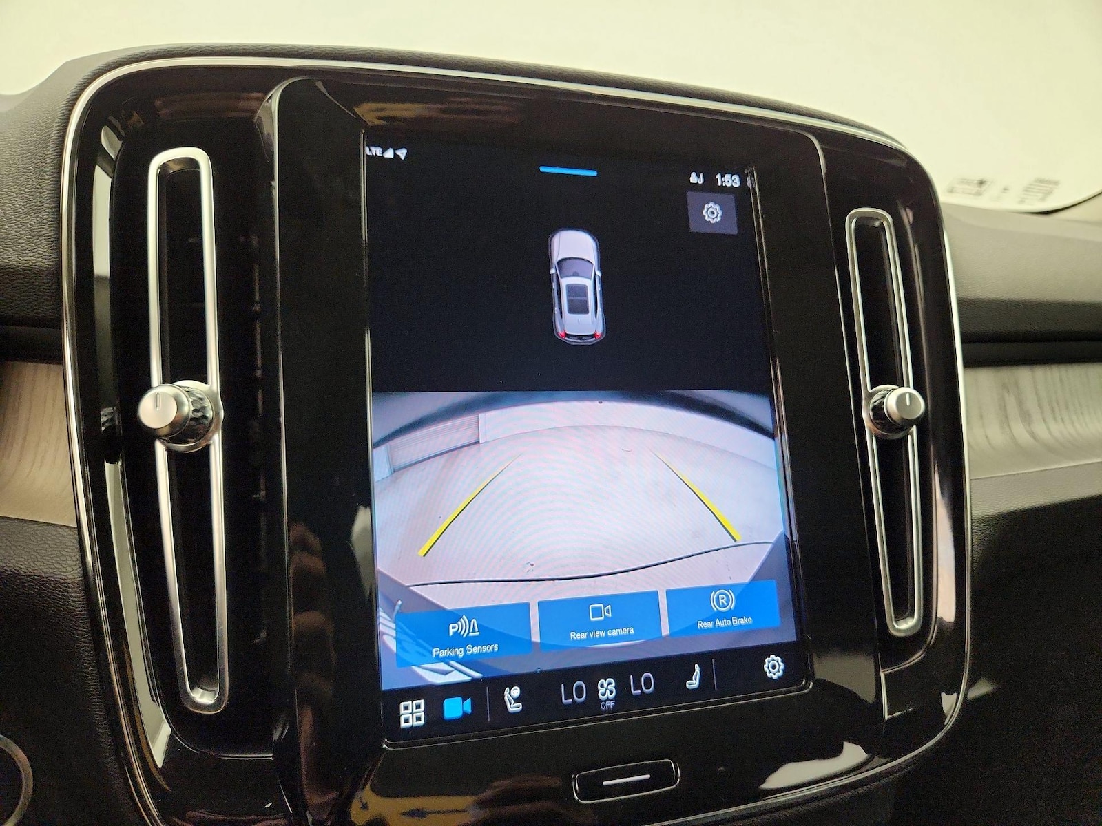 2023 Volvo XC40 Plus - Photo 16