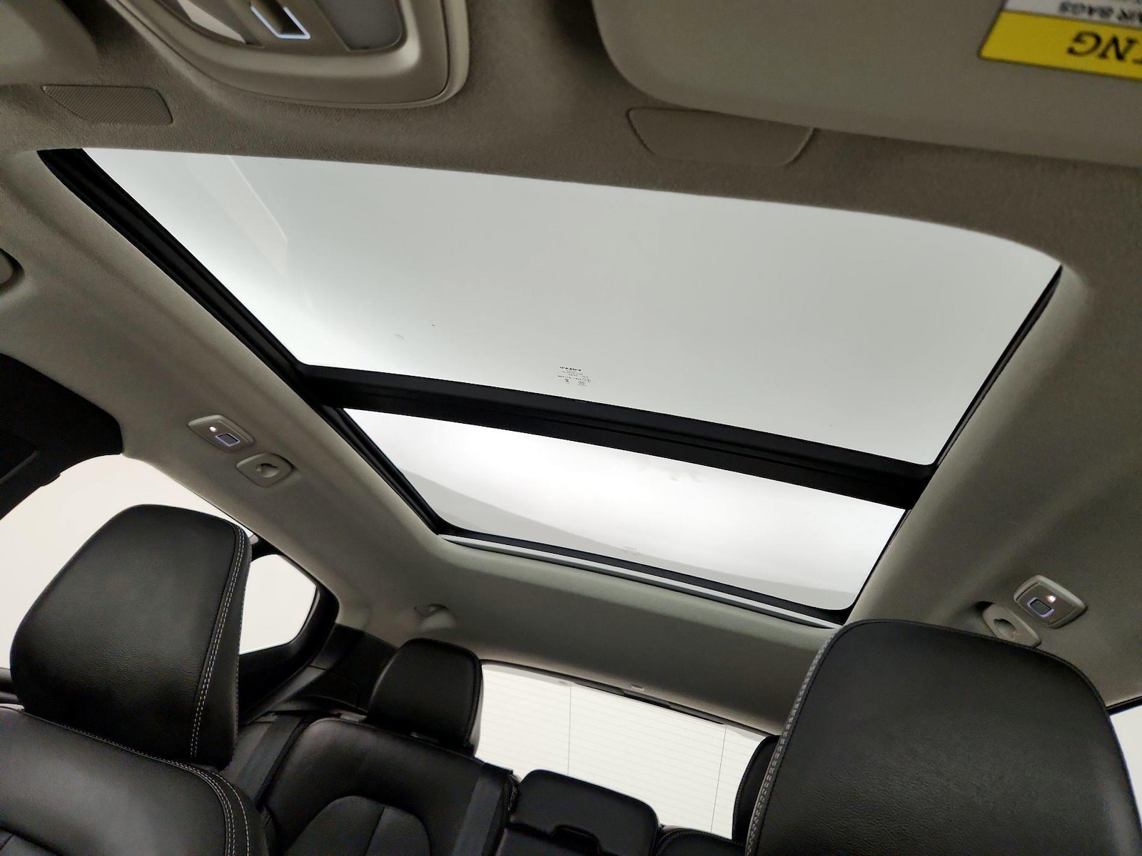 2023 Volvo XC40 Plus - Photo 21