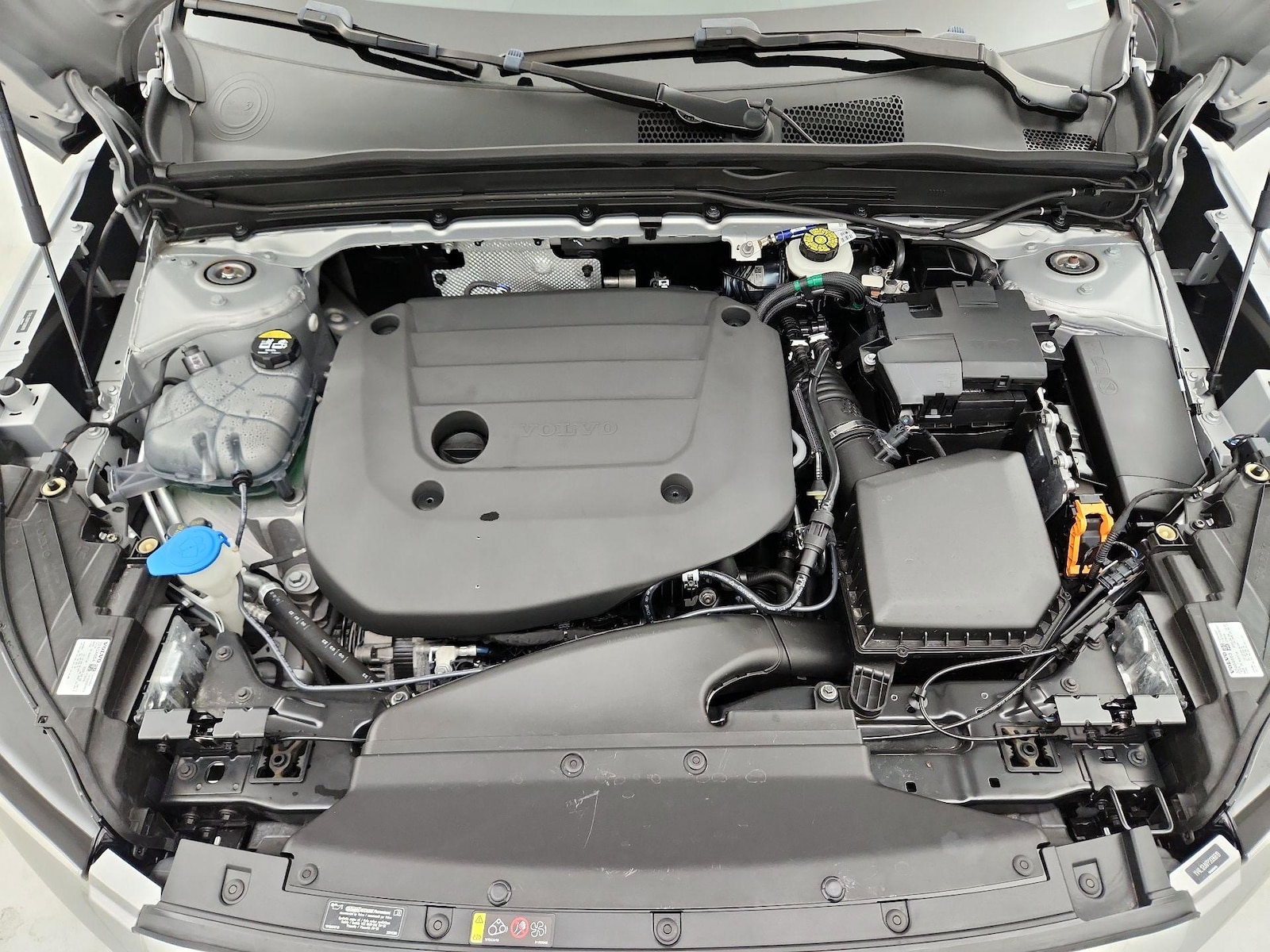 2023 Volvo XC40 Plus - Photo 24