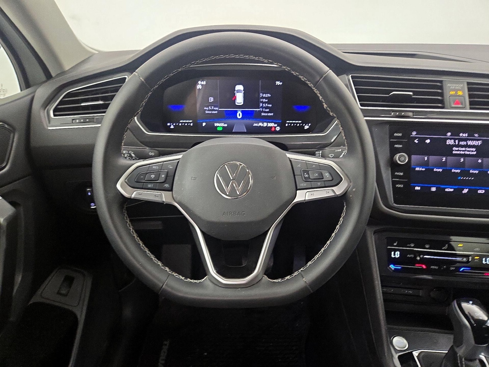 2024 Volkswagen Tiguan SE - Photo 11