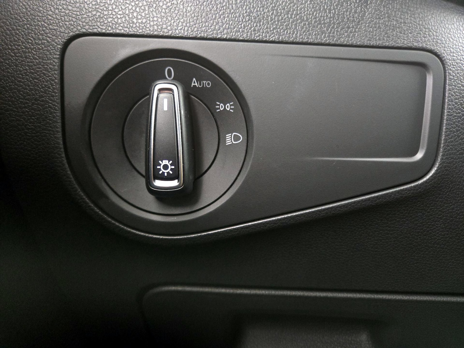 2024 Volkswagen Tiguan SE - Photo 14
