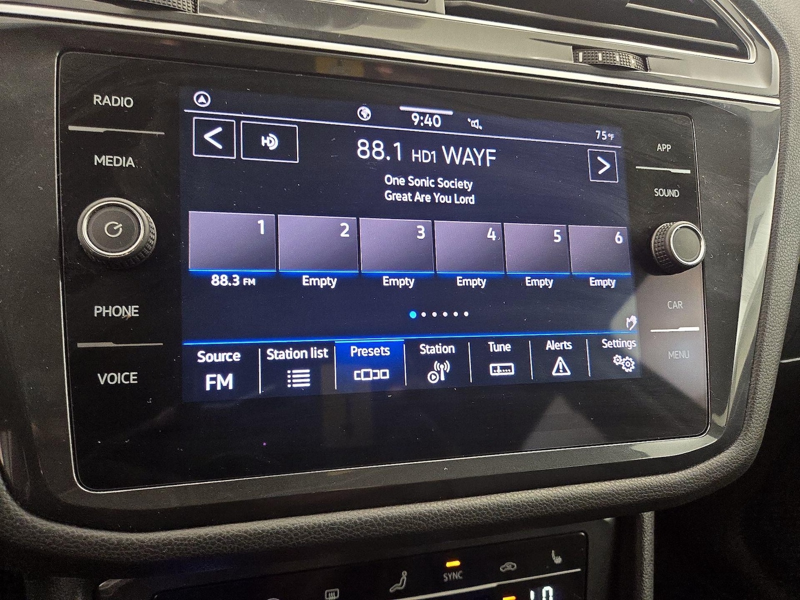 2024 Volkswagen Tiguan SE - Photo 16