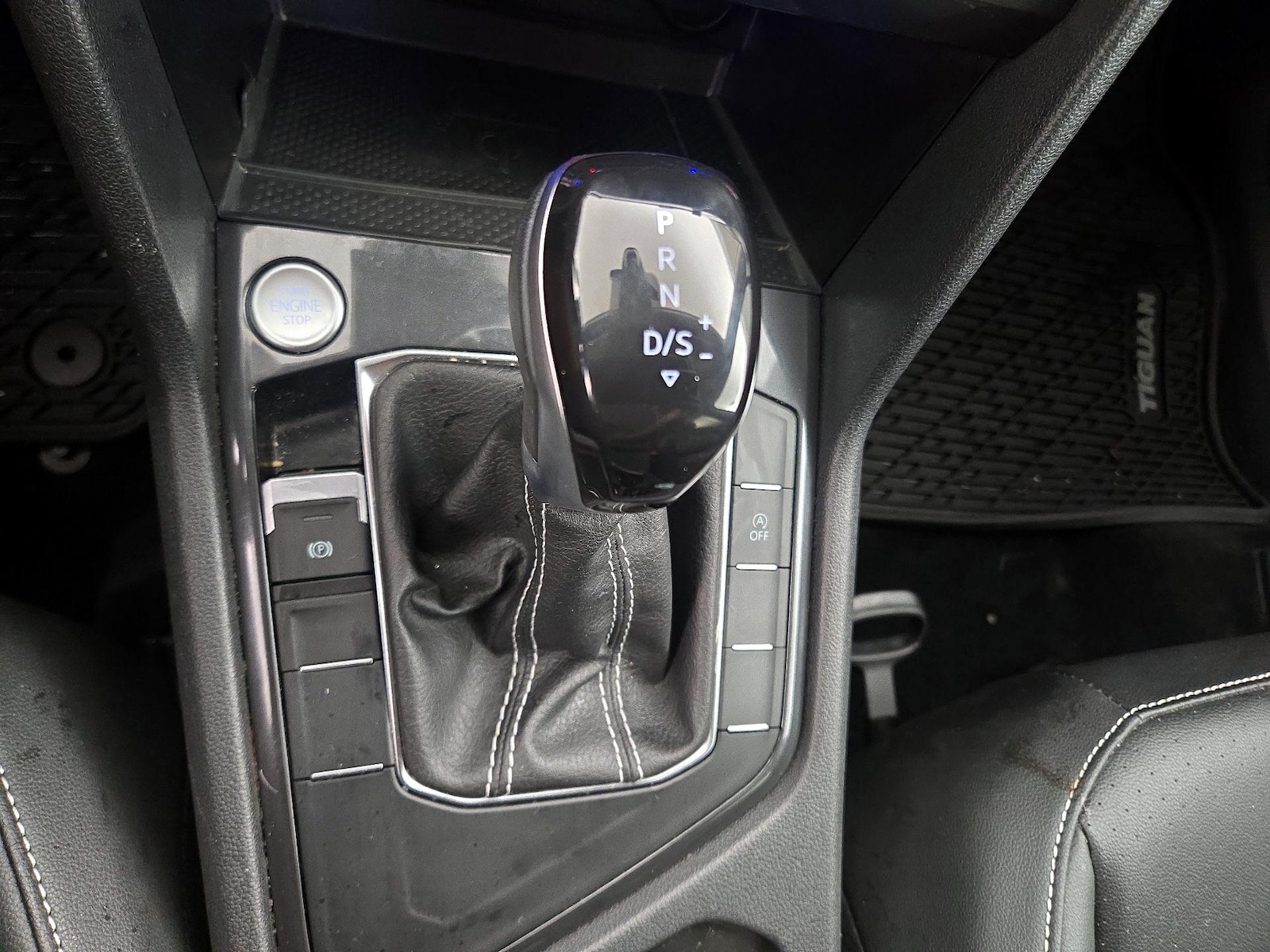 2024 Volkswagen Tiguan SE - Photo 18