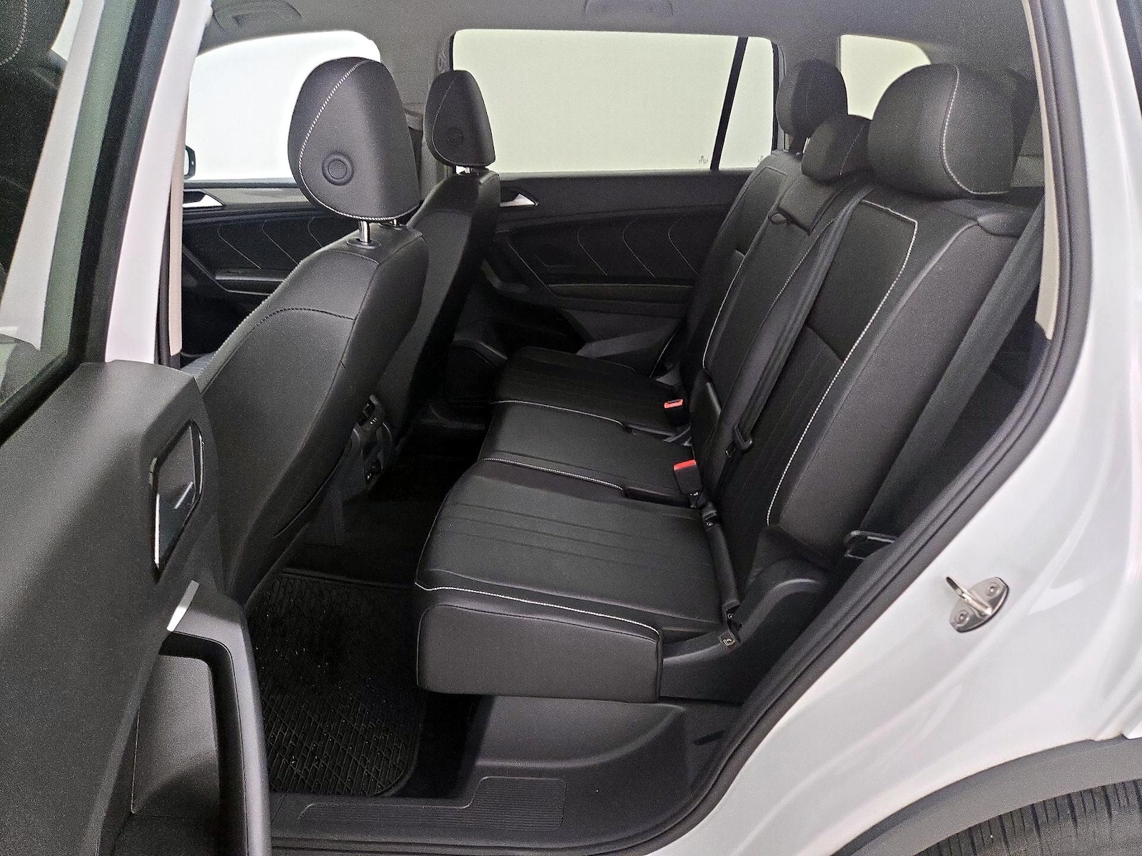 2024 Volkswagen Tiguan SE - Photo 20