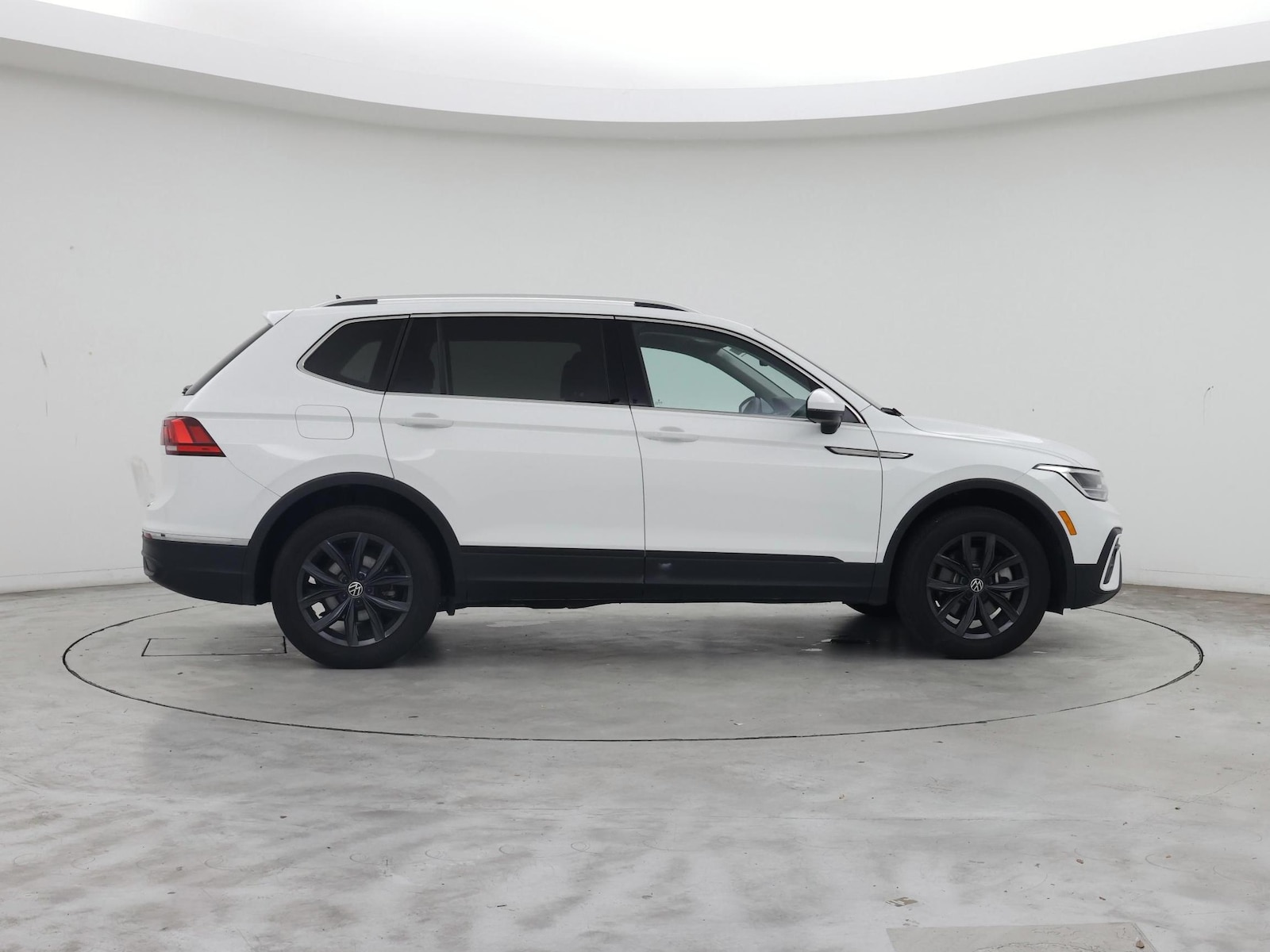 2024 Volkswagen Tiguan SE - Photo 8