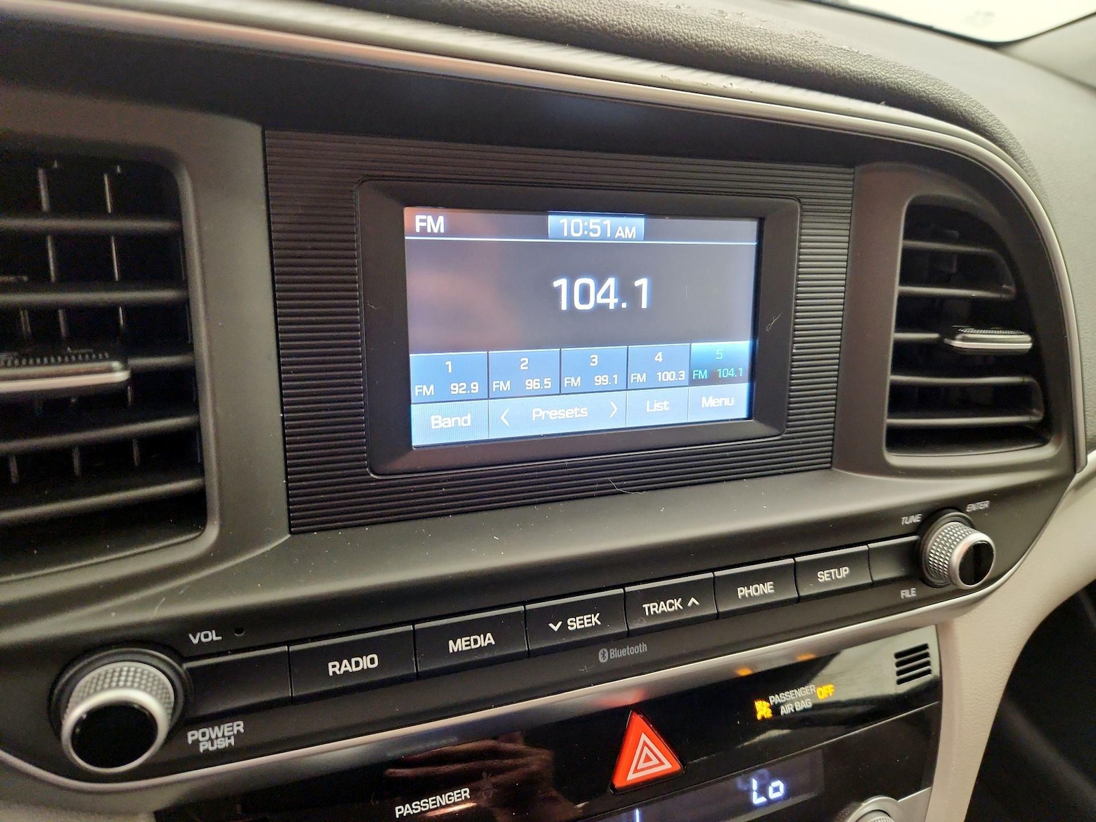 2020 Hyundai Elantra SE - Photo 16