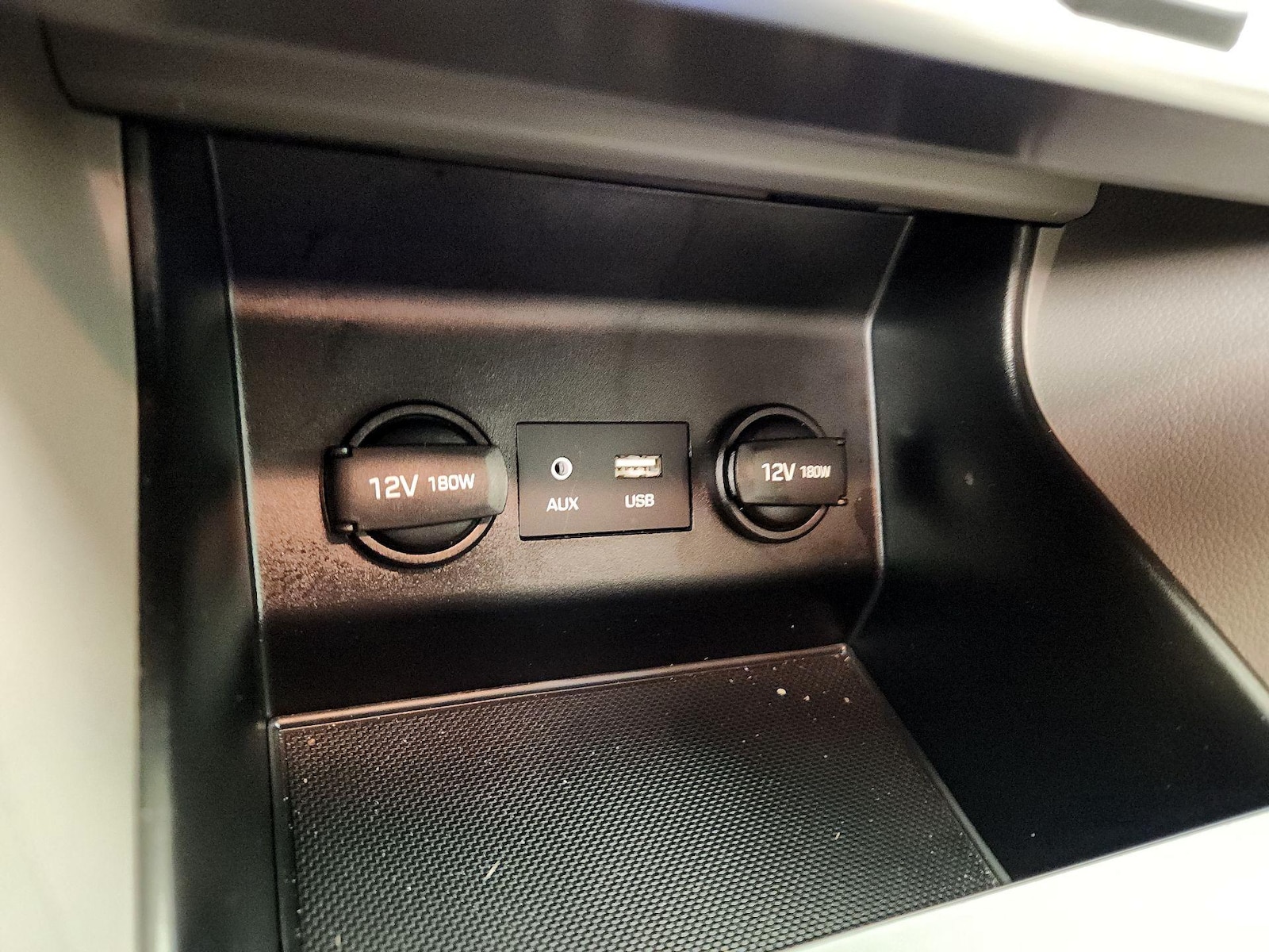 2020 Hyundai Elantra SE - Photo 19