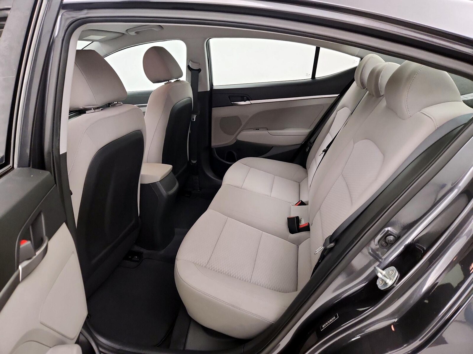 2020 Hyundai Elantra SE - Photo 20