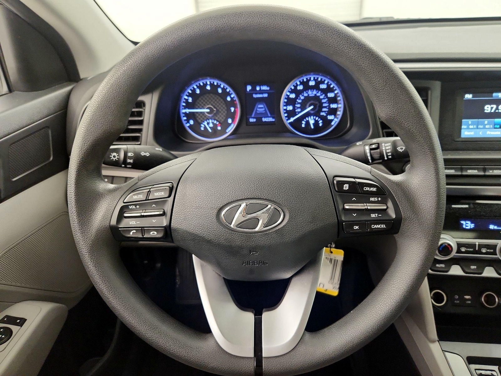 2020 Hyundai Elantra SE - Photo 11