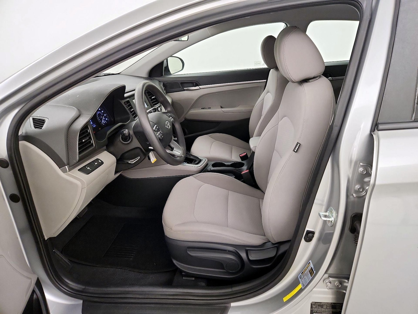2020 Hyundai Elantra SE - Photo 12