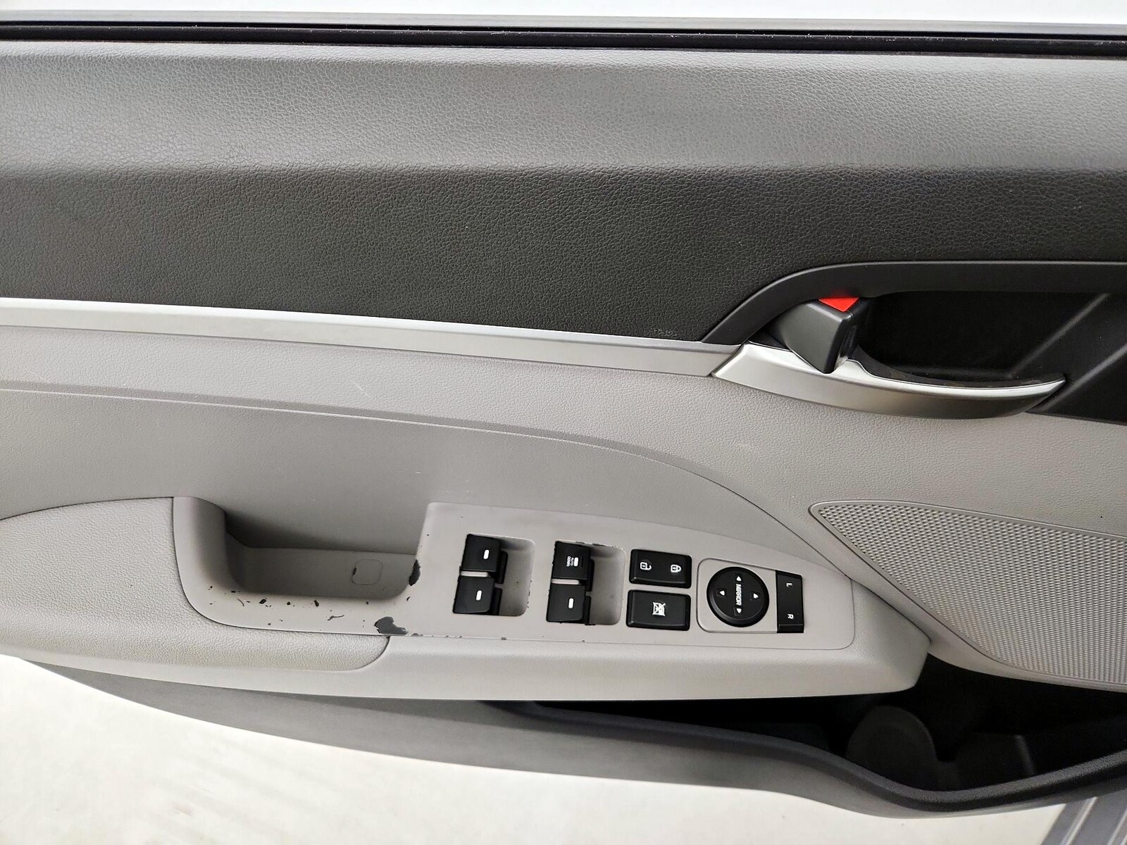 2020 Hyundai Elantra SE - Photo 13