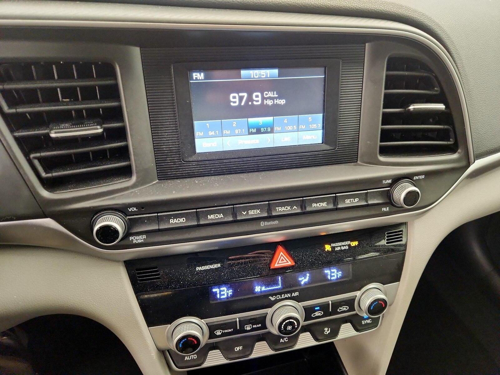 2020 Hyundai Elantra SE - Photo 16