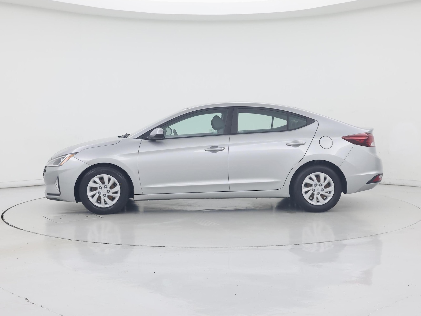 2020 Hyundai Elantra SE - Photo 4