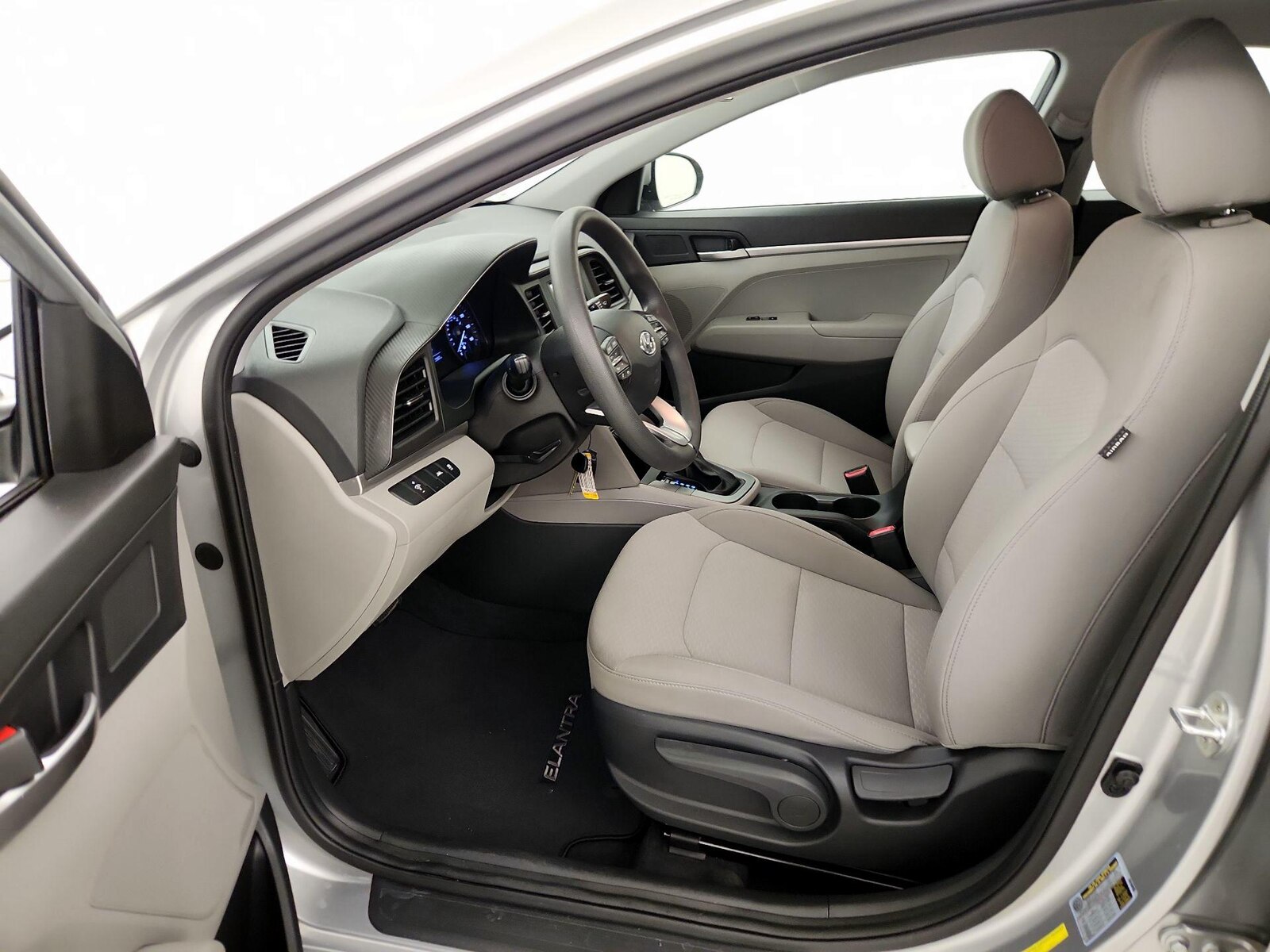 2020 Hyundai Elantra SE - Photo 12