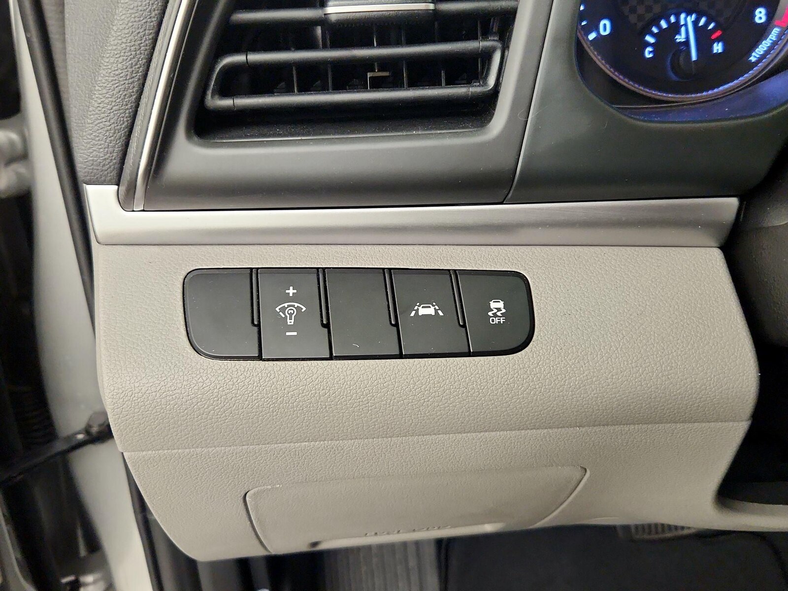 2020 Hyundai Elantra SE - Photo 14