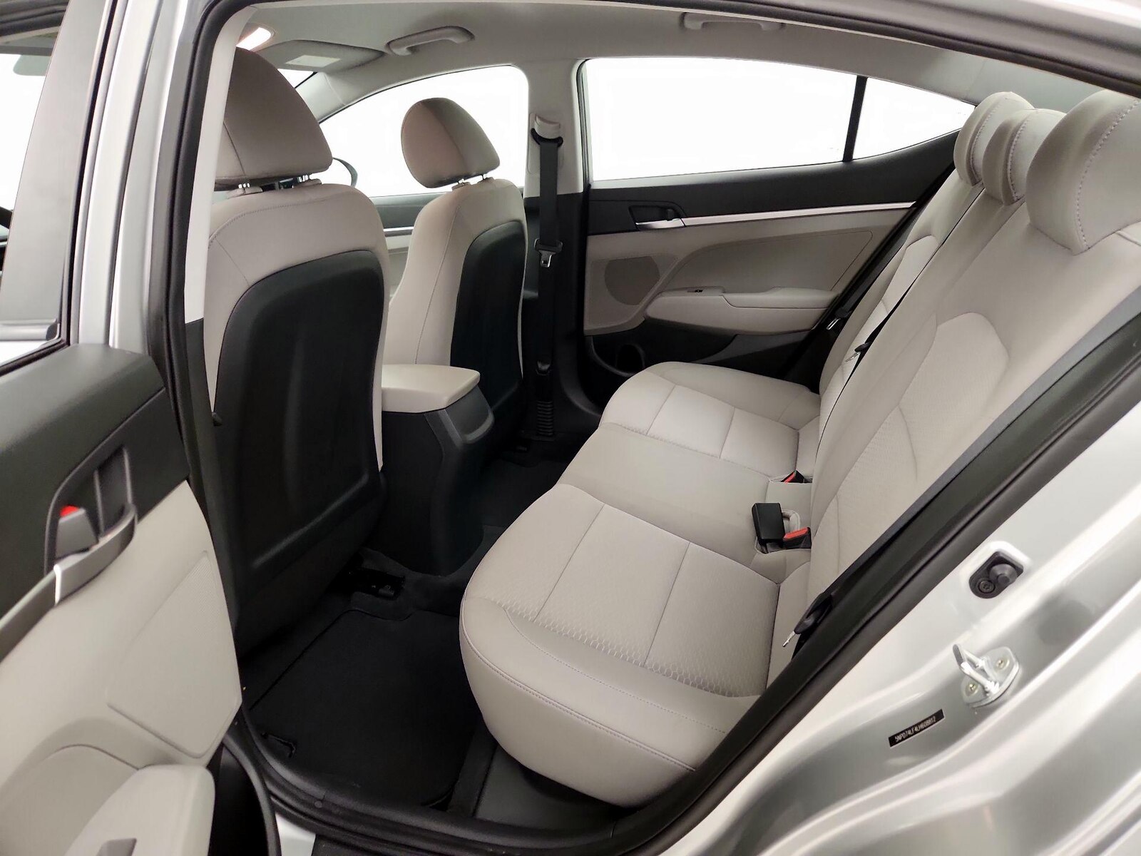 2020 Hyundai Elantra SE - Photo 20