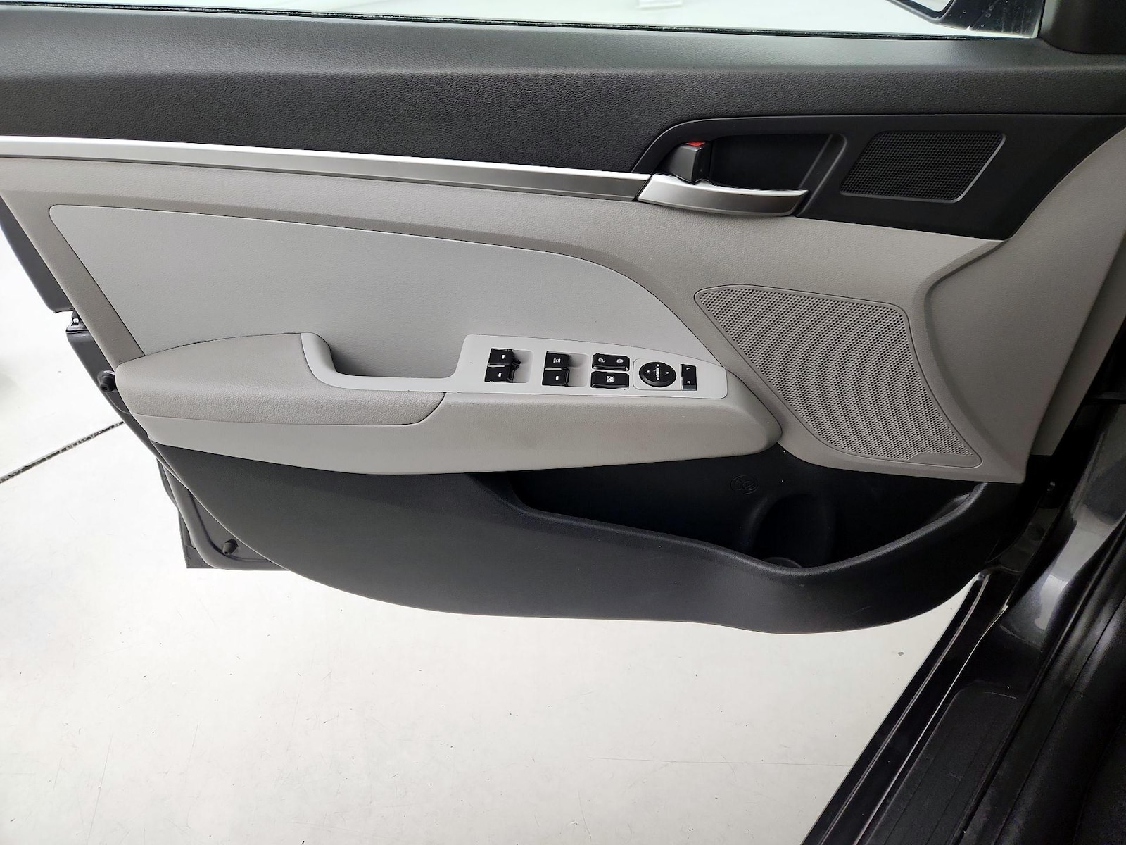 2020 Hyundai Elantra SE - Photo 13