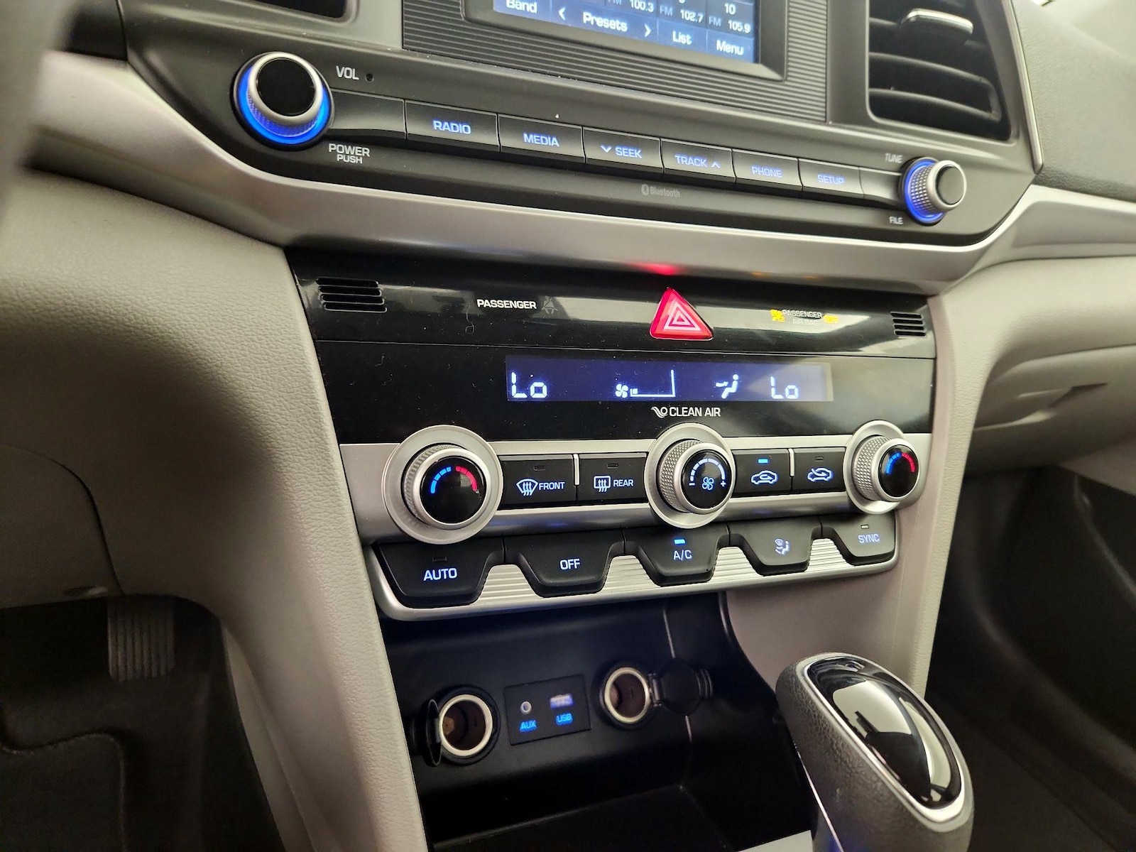 2020 Hyundai Elantra SE - Photo 17