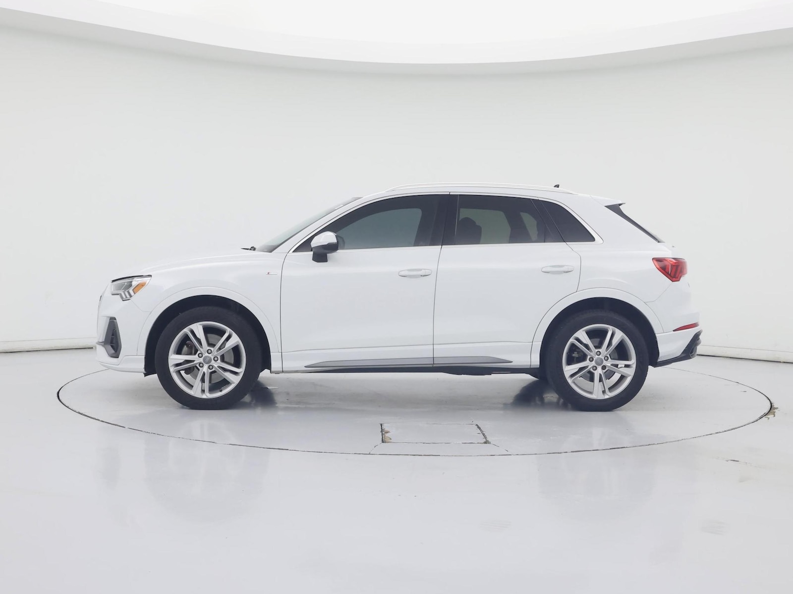 2020 Audi Q3 S Line Premium Plus - Photo 4