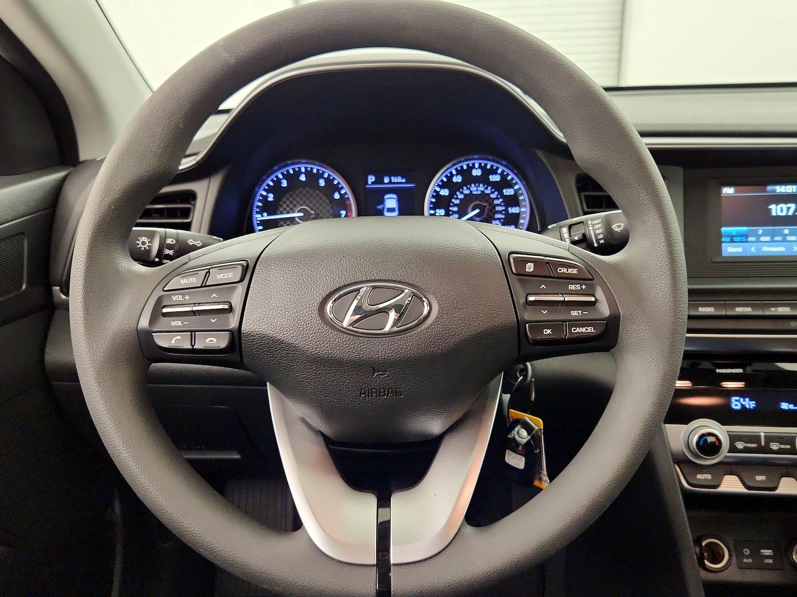 2020 Hyundai Elantra SE - Photo 11