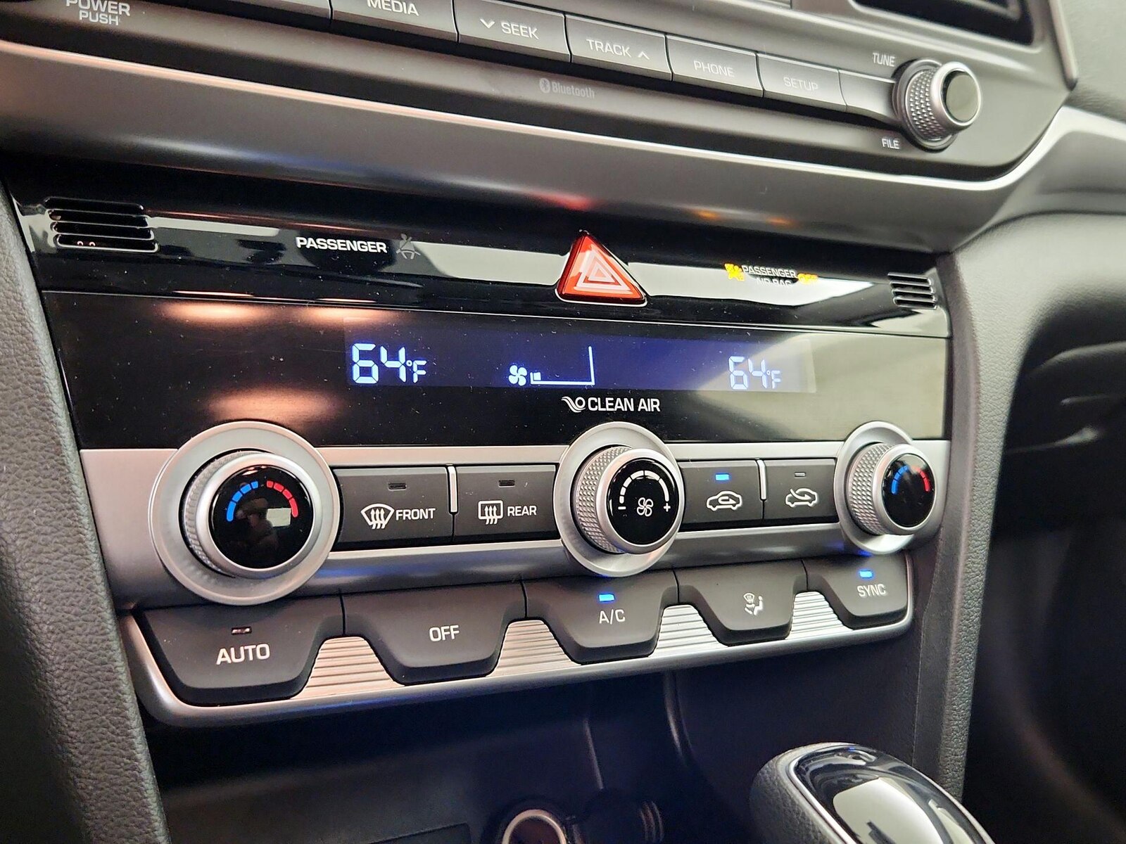 2020 Hyundai Elantra SE - Photo 17