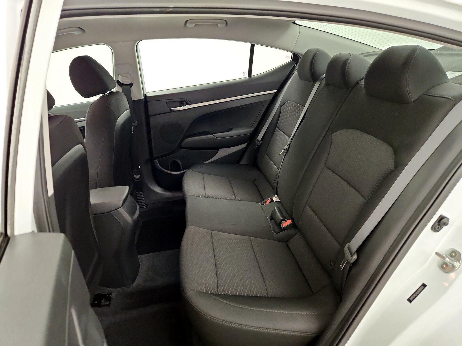 2020 Hyundai Elantra SE - Photo 20