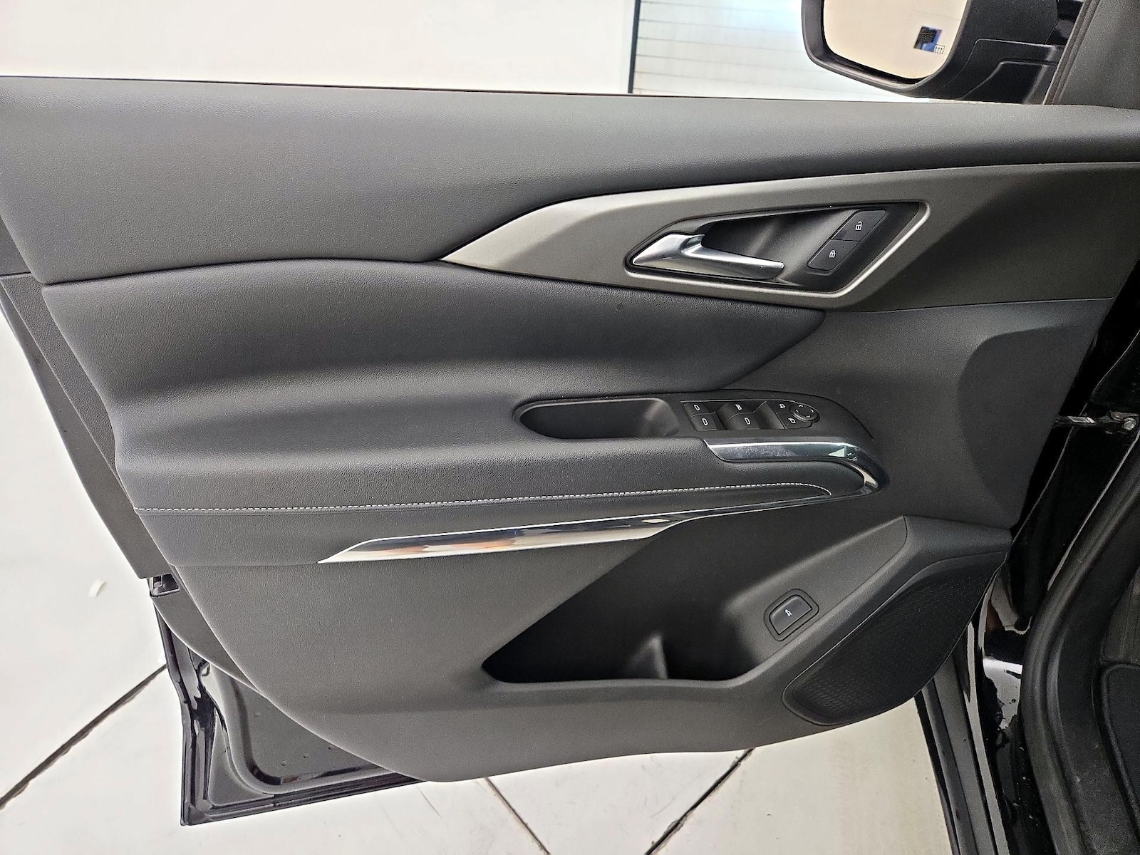 2025 Chevrolet Traverse LT - Photo 13