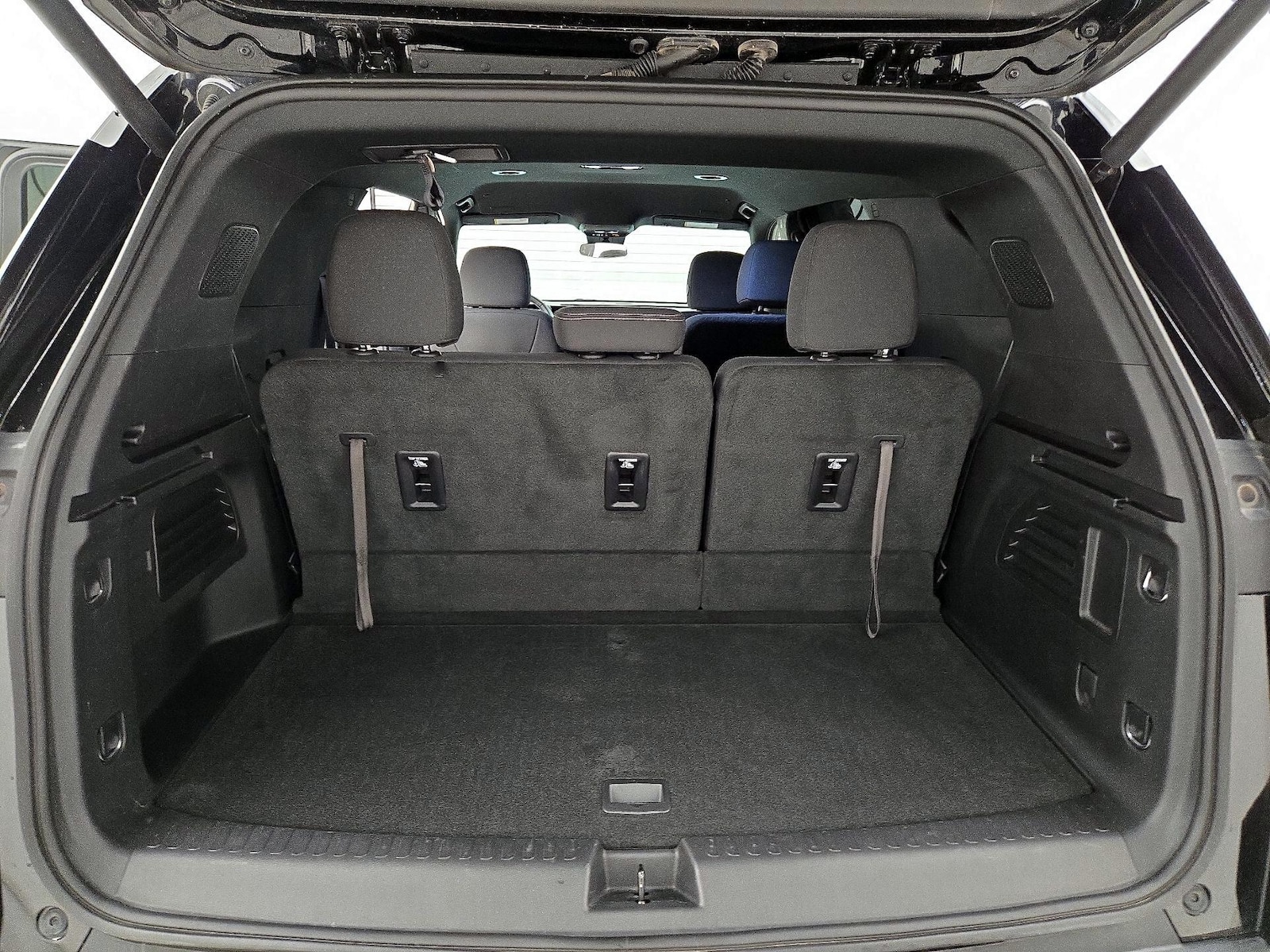 2025 Chevrolet Traverse LT - Photo 23
