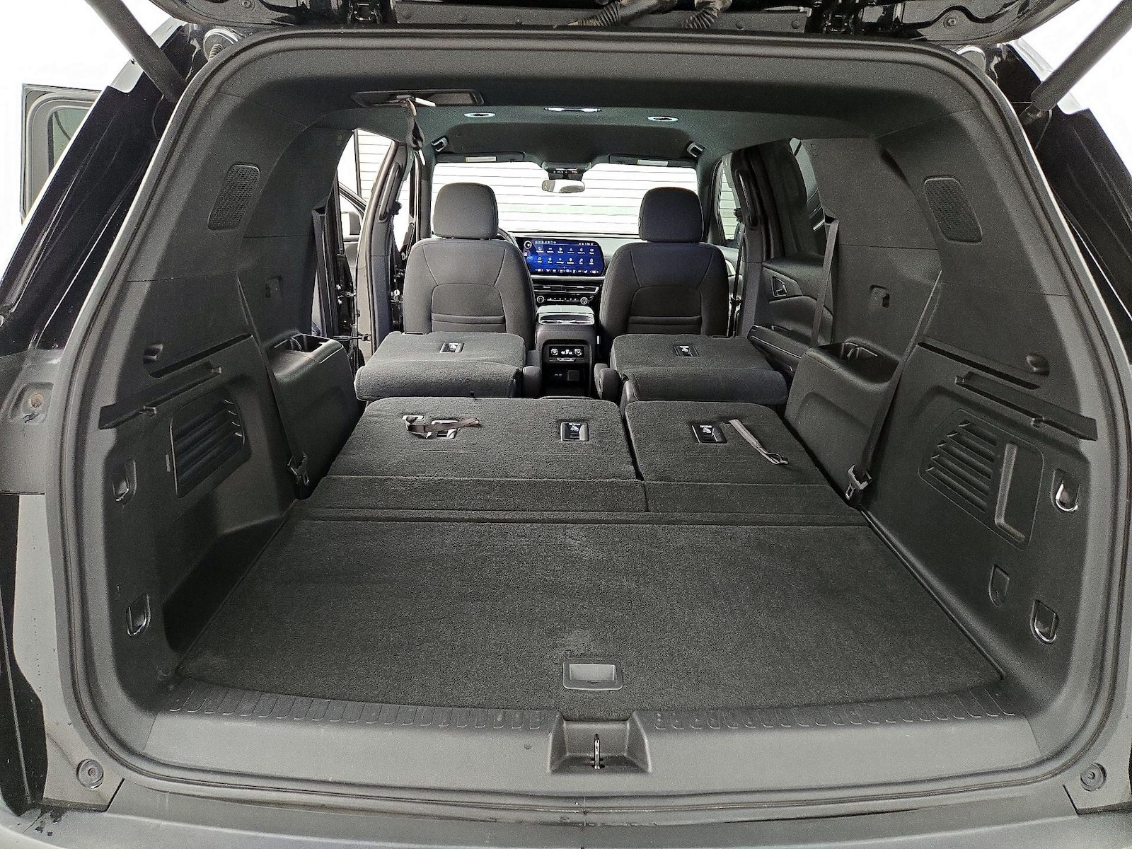 2025 Chevrolet Traverse LT - Photo 24