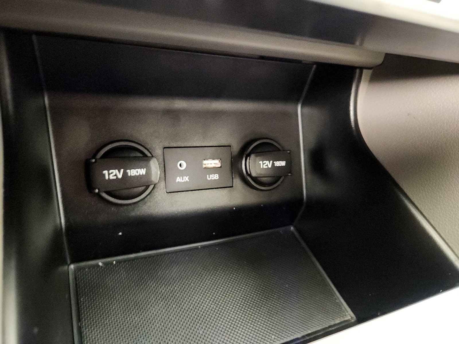 2020 Hyundai Elantra SE - Photo 19