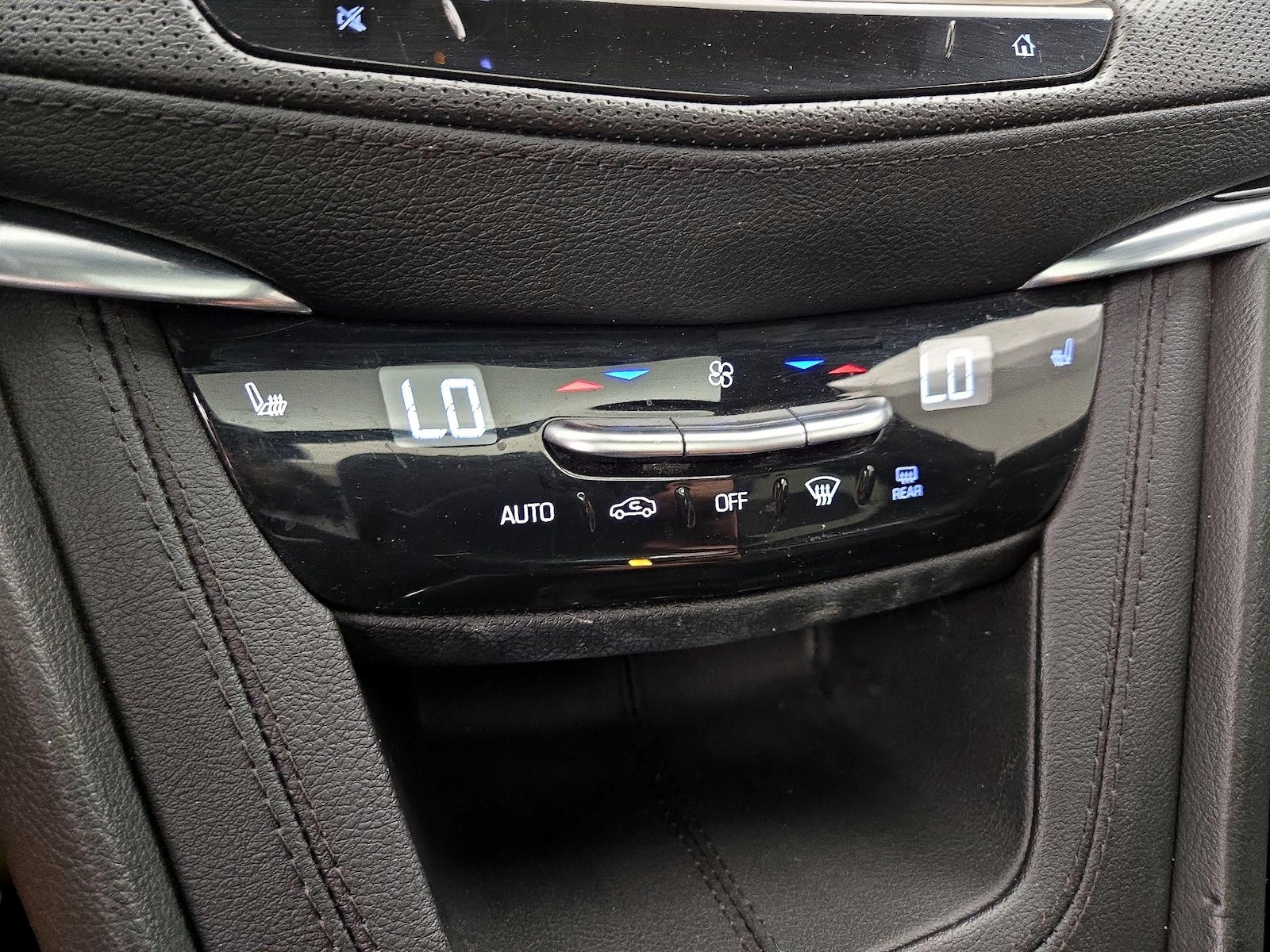 2024 Cadillac XT6 Luxury - Photo 17