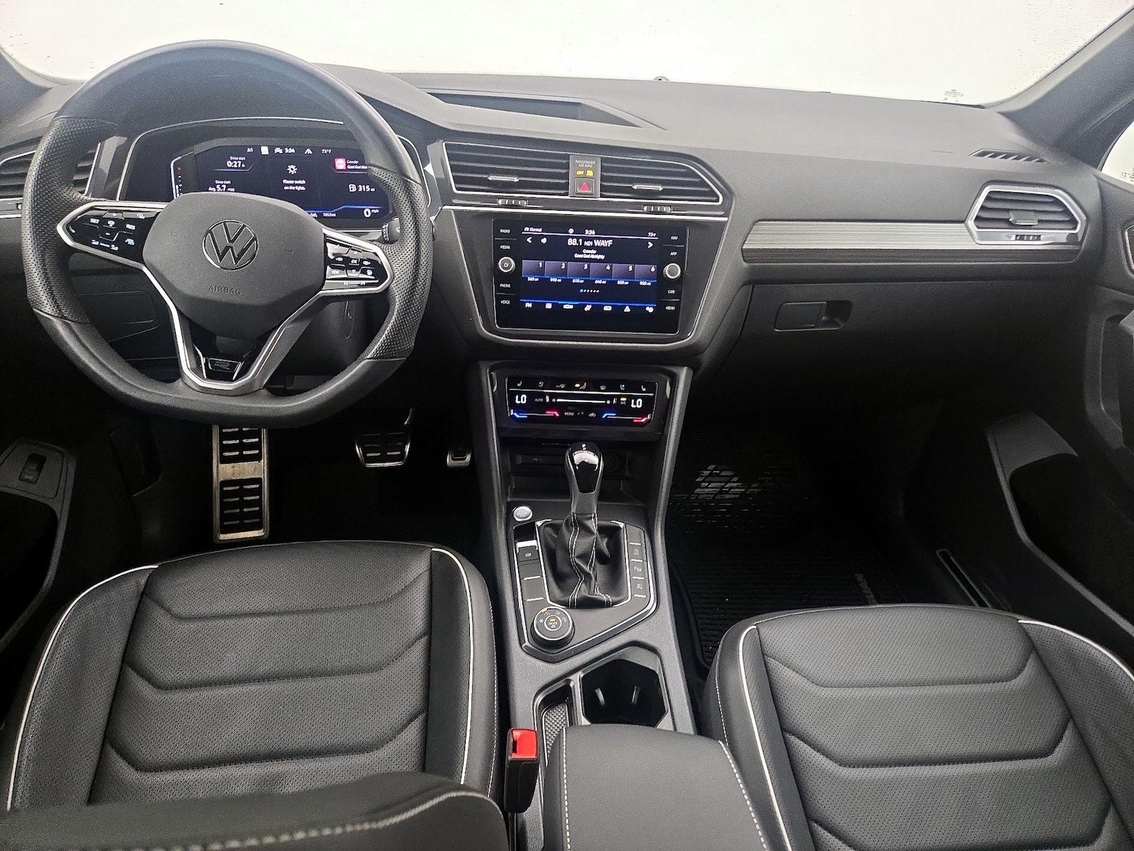 2024 Volkswagen Tiguan SEL R-LINE - Photo 10