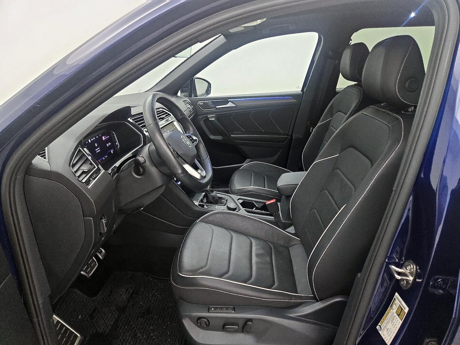 2024 Volkswagen Tiguan SEL R-LINE - Photo 12