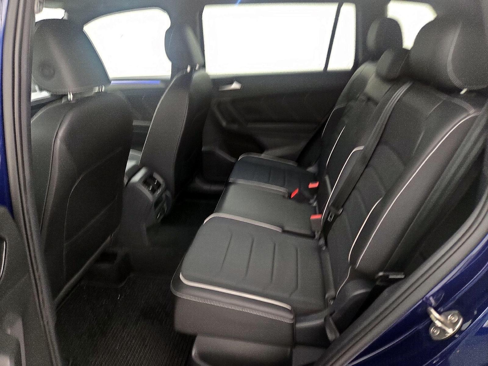 2024 Volkswagen Tiguan SEL R-LINE - Photo 20