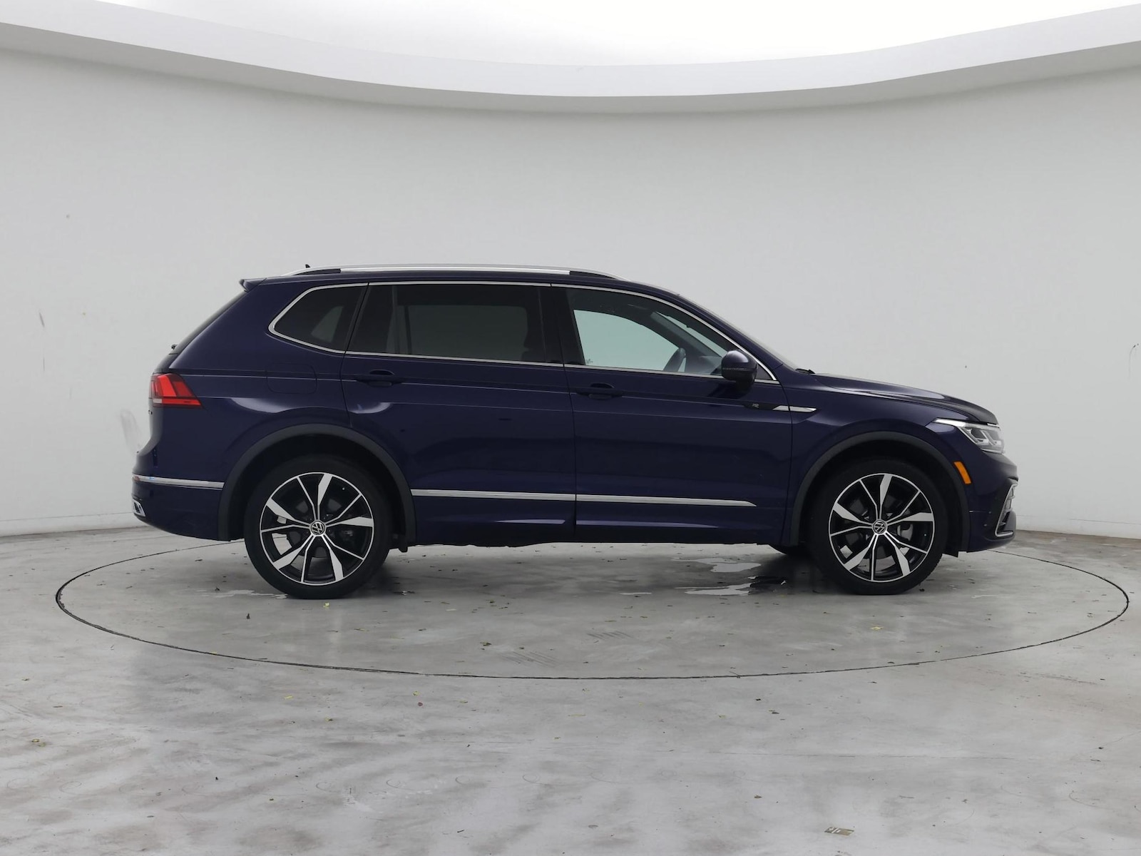 2024 Volkswagen Tiguan SEL R-LINE - Photo 8