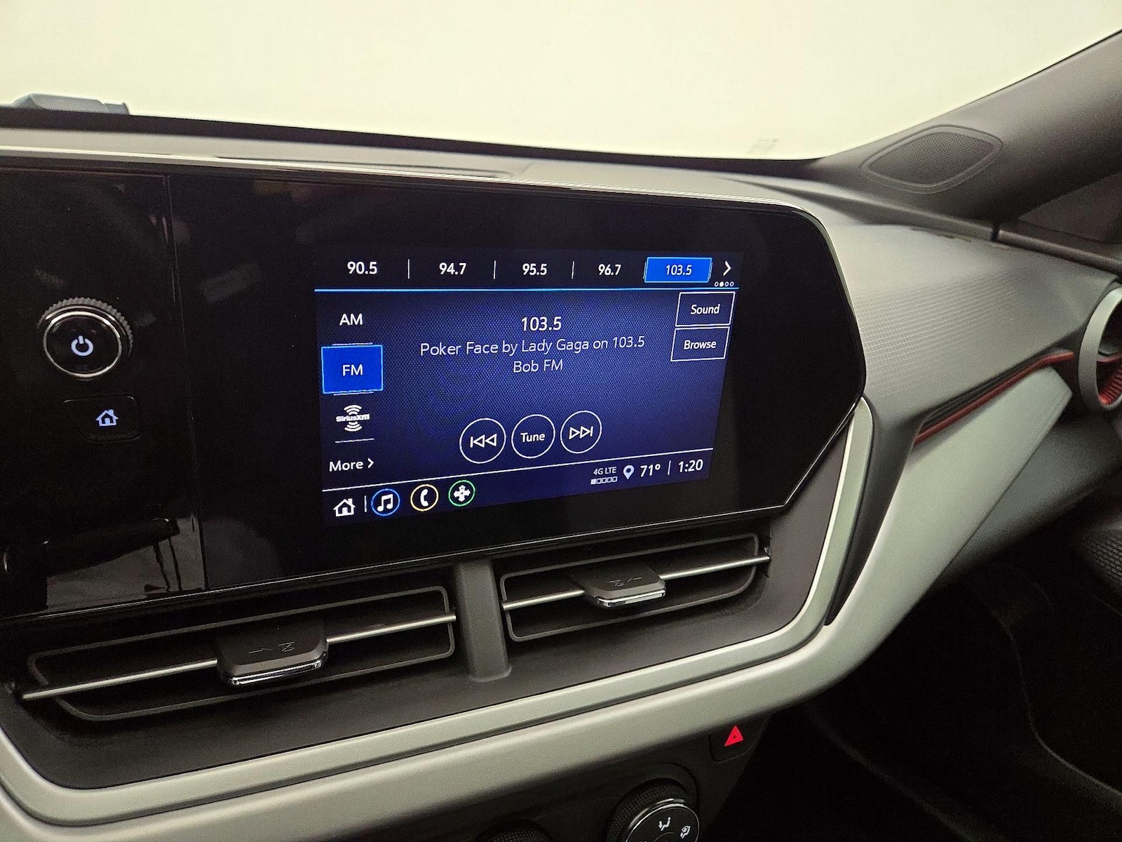 2024 Chevrolet Trax RS - Photo 16